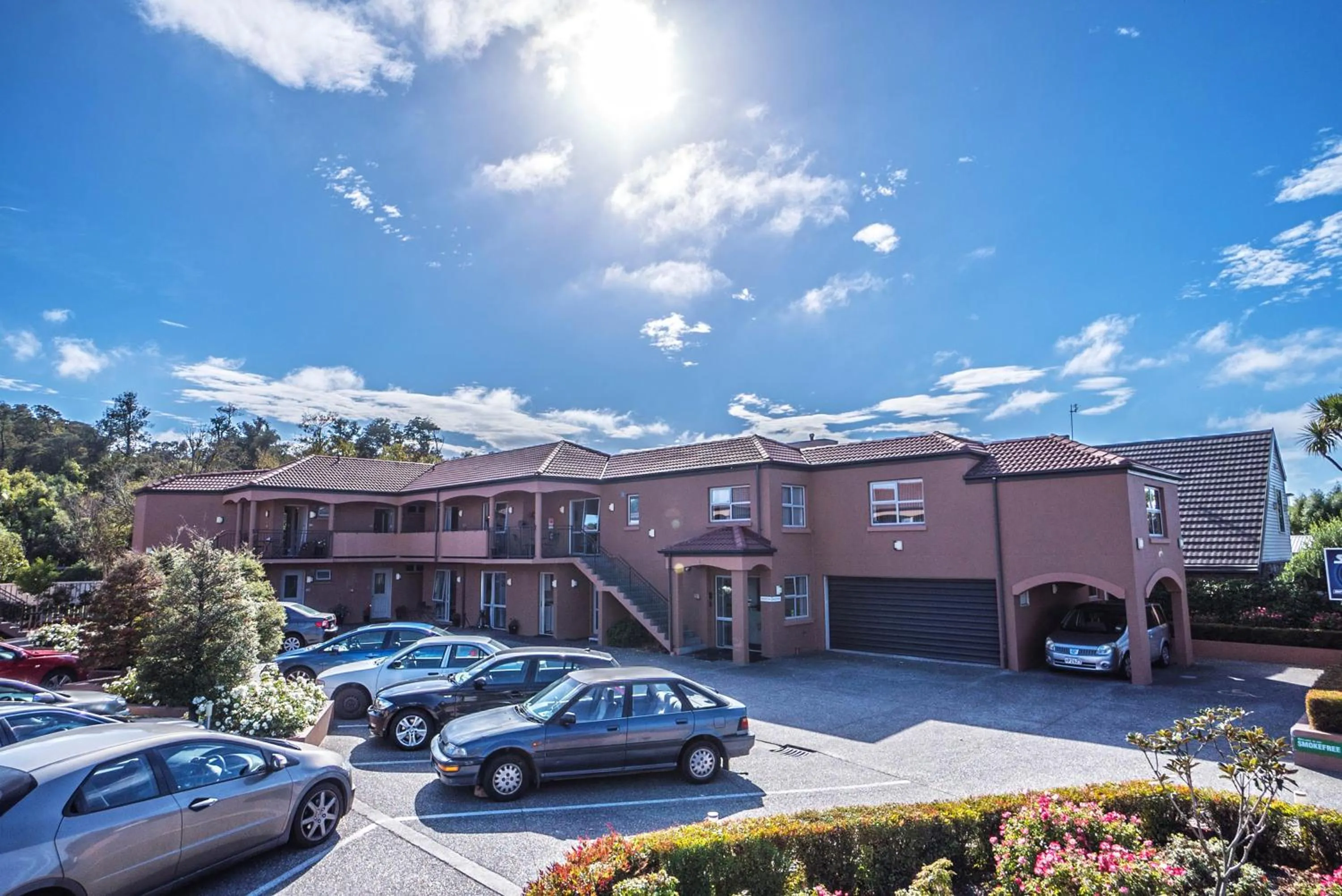 Property building in Kings Of Riccarton Motel- Close to Railway Station and Airport with Shuttle service