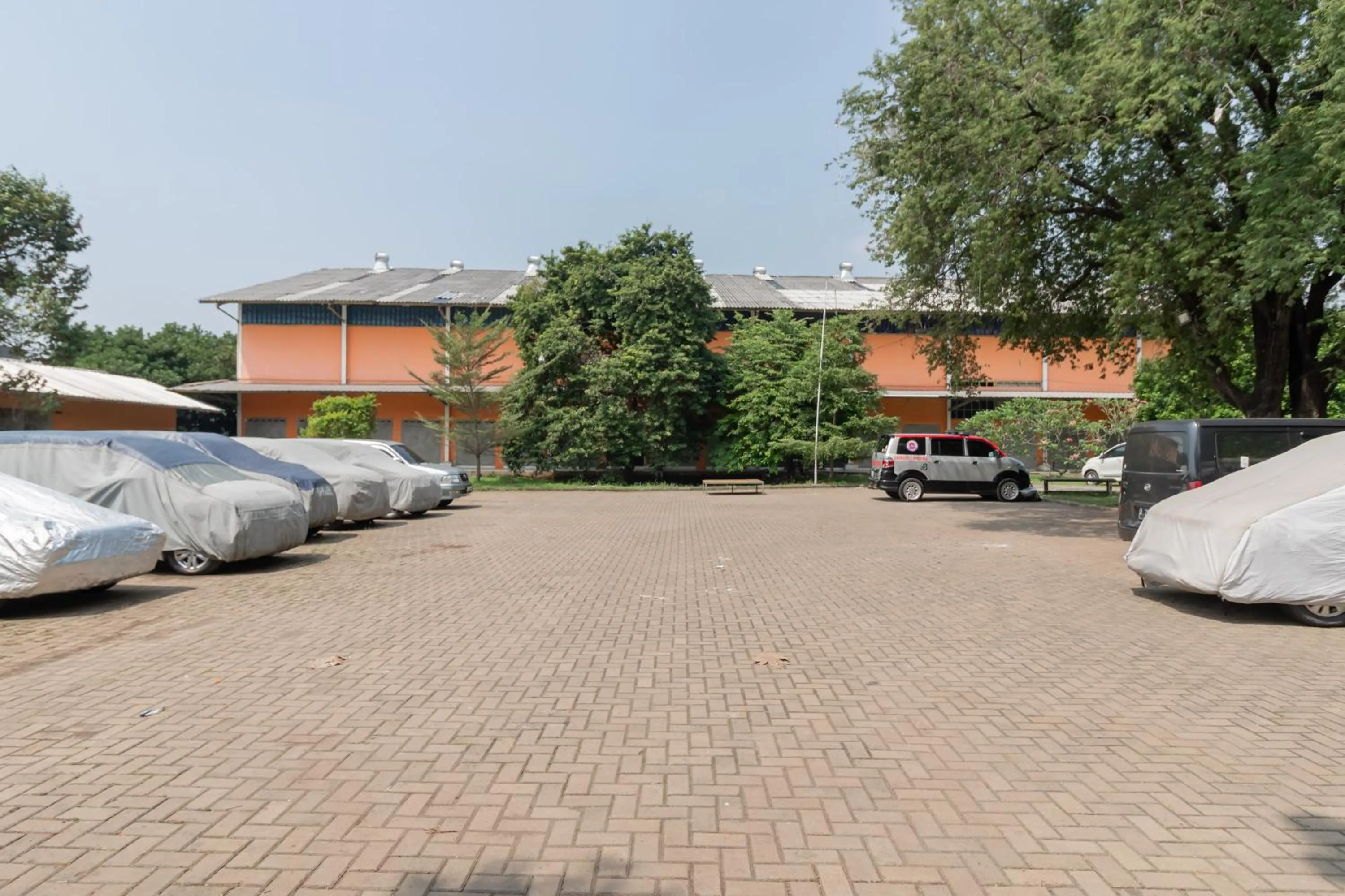 RedDoorz Syariah at Taman Green Legon