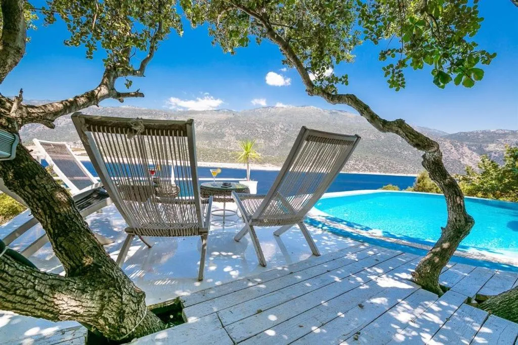 Swimming pool in Club Çapa Hotel