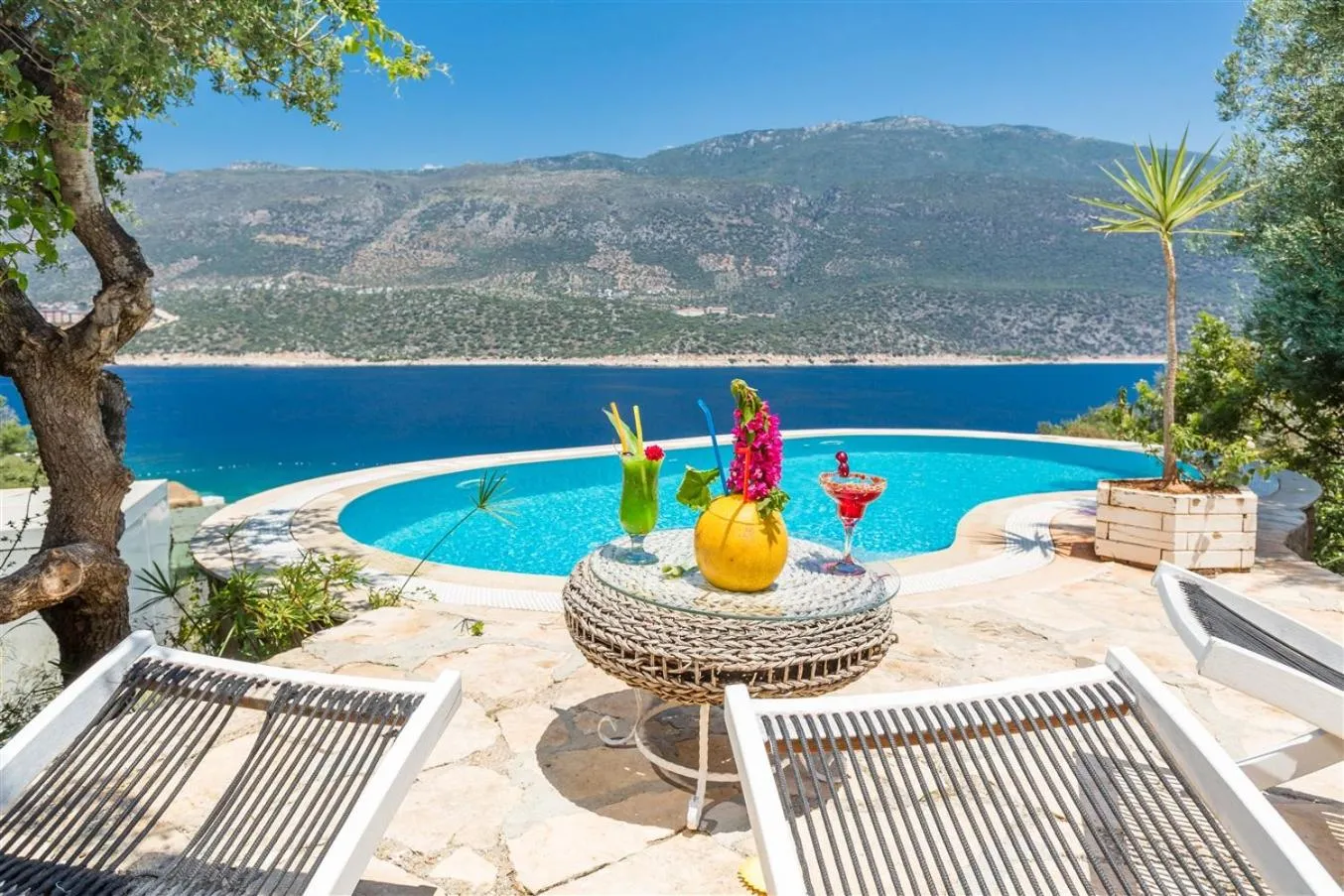 Pool view in Club Çapa Hotel