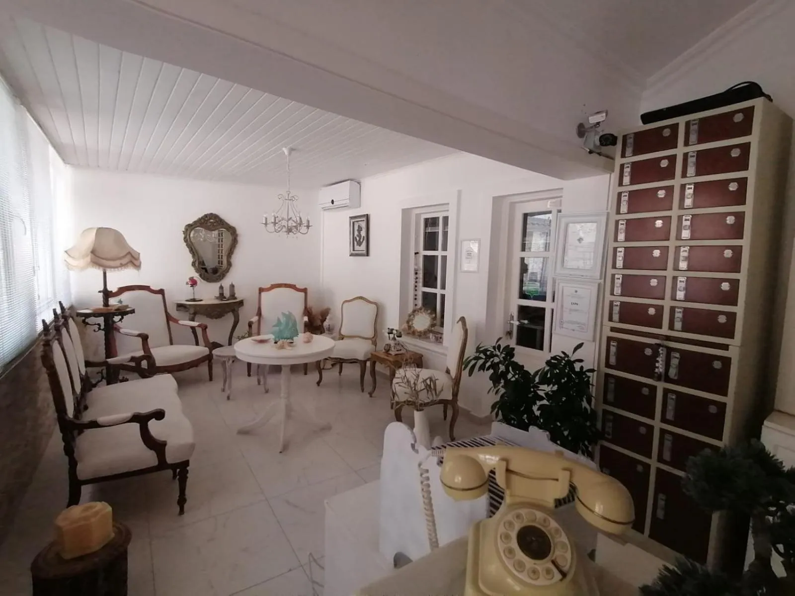 Seating area in Club Çapa Hotel