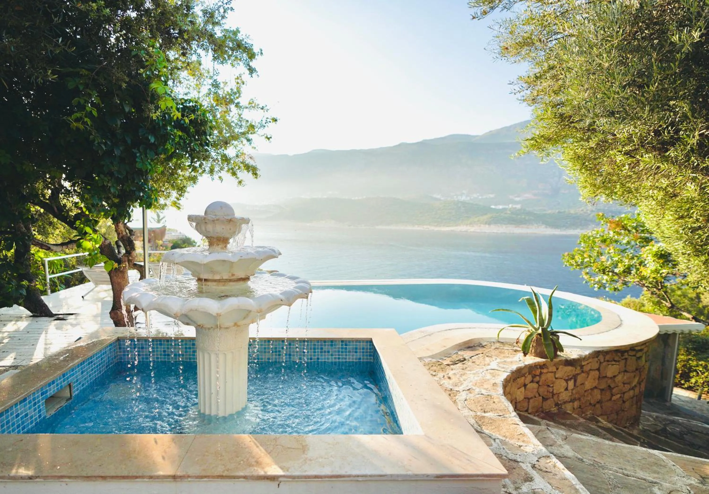 Swimming pool in Club Çapa Hotel