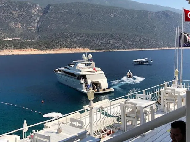 Restaurant/places to eat in Club Çapa Hotel