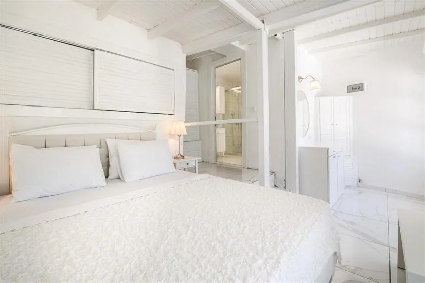 Bed in Club Çapa Hotel