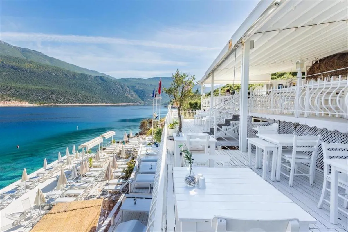 Restaurant/places to eat in Club Çapa Hotel