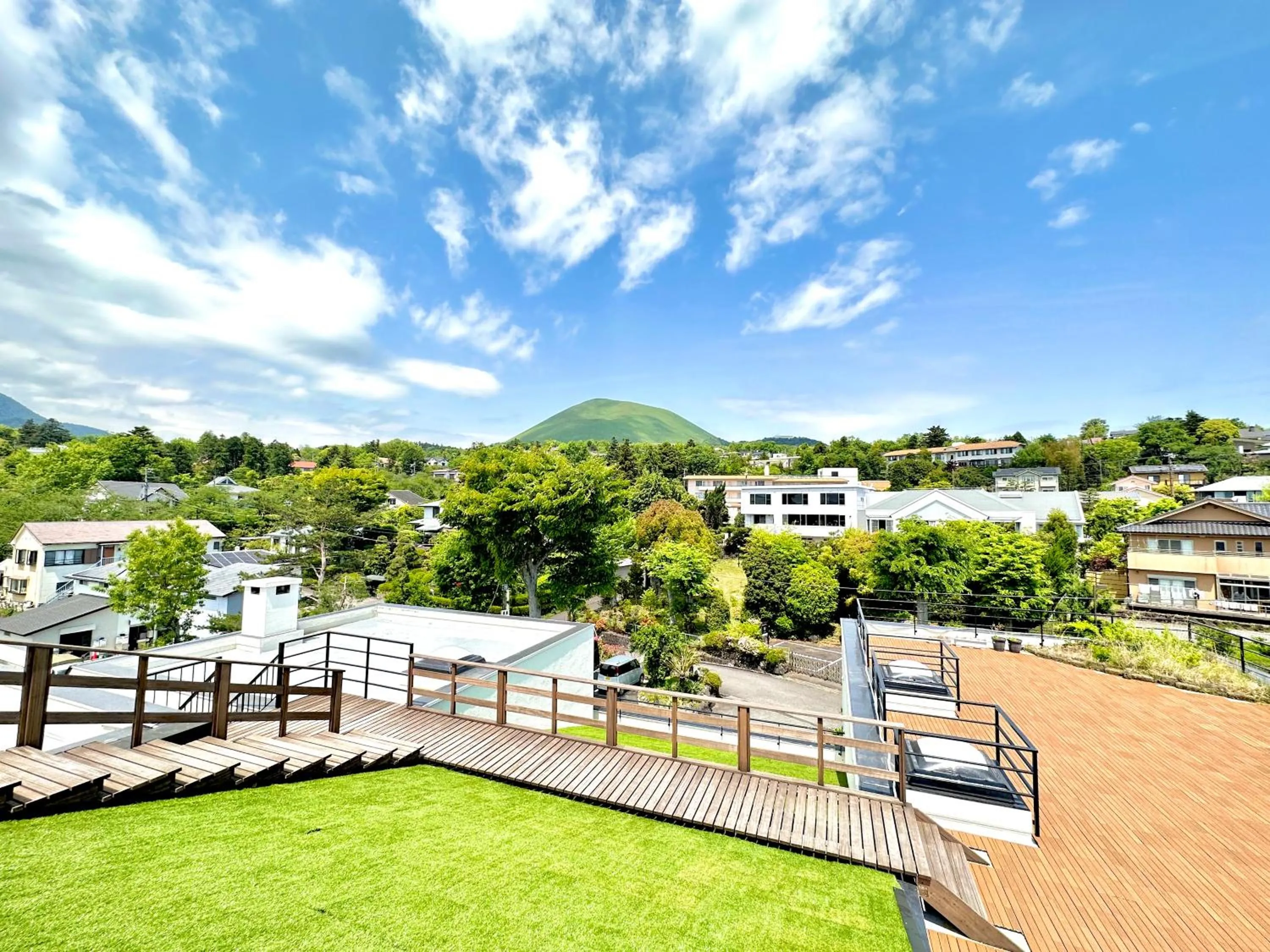Property building in ISOLA Izukogen