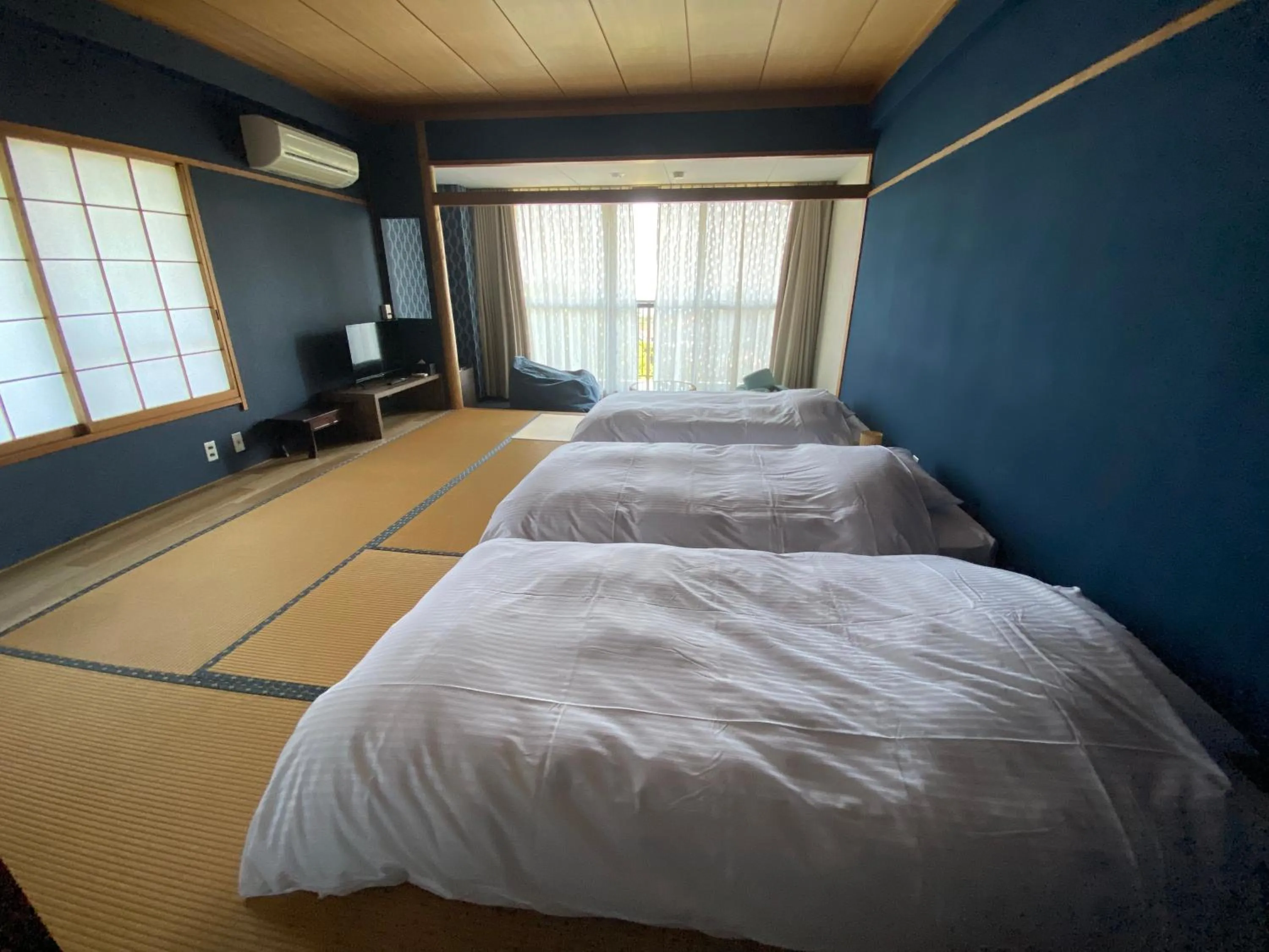 Bedroom, Bed in ISOLA Izukogen