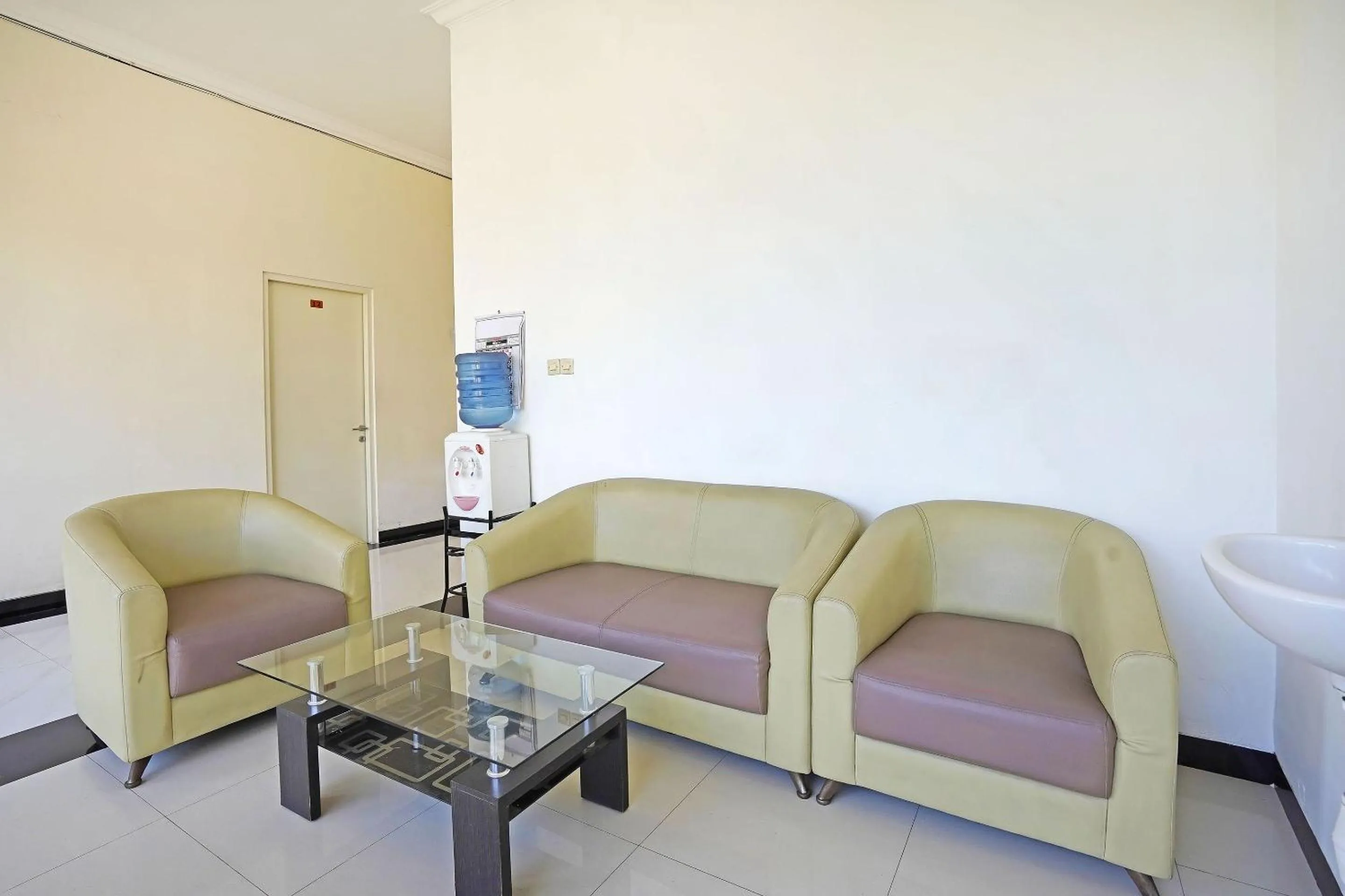 Lobby or reception in Hotel O Ruby Homestay Syariah