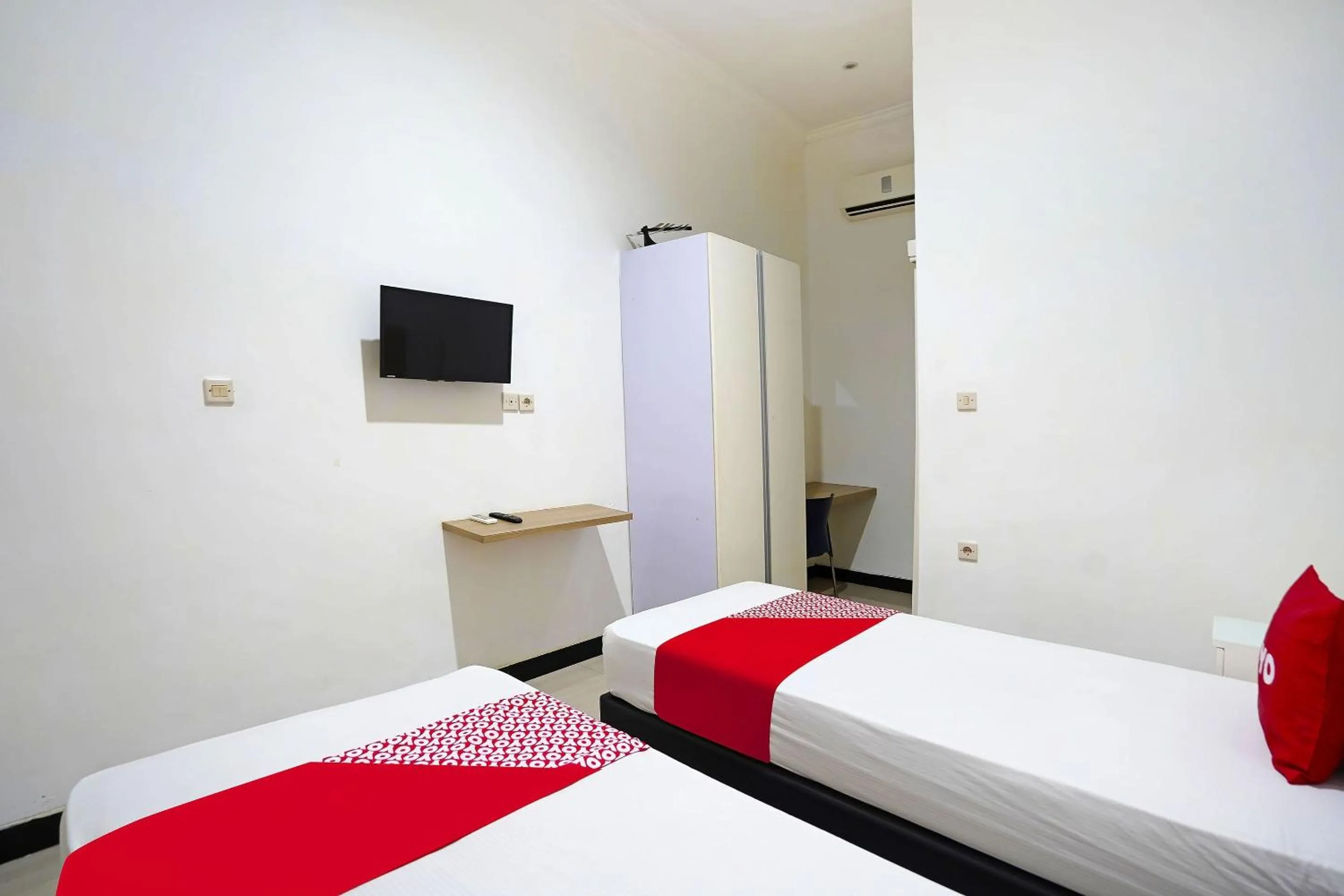 Bedroom, Bed in Hotel O Ruby Homestay Syariah