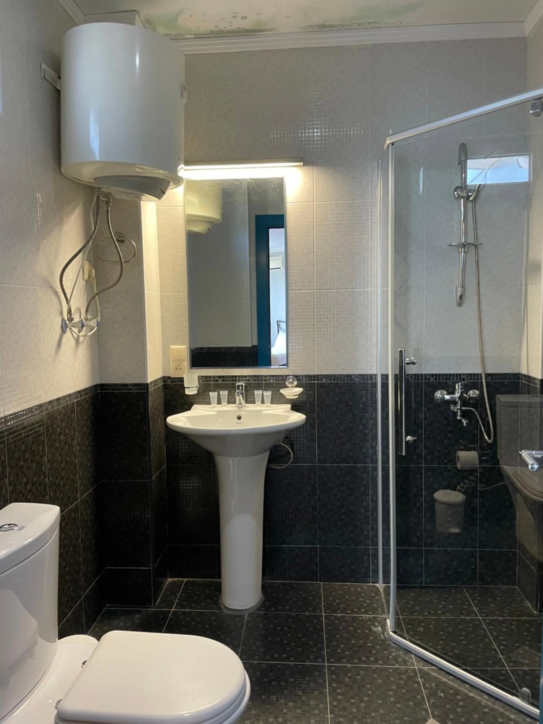 Bathroom in Argo Hotel