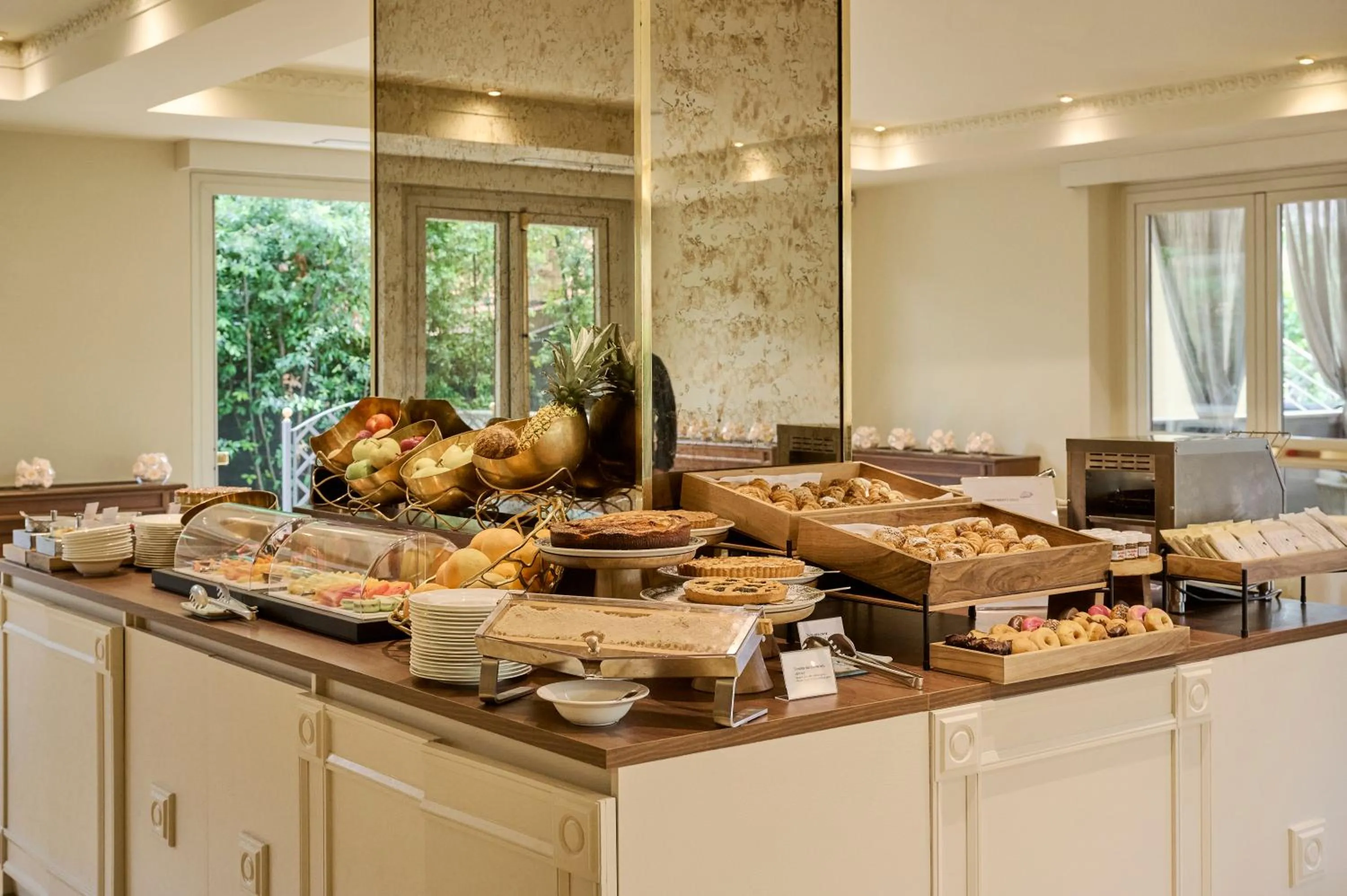 Breakfast in Grand Hotel Imperiale