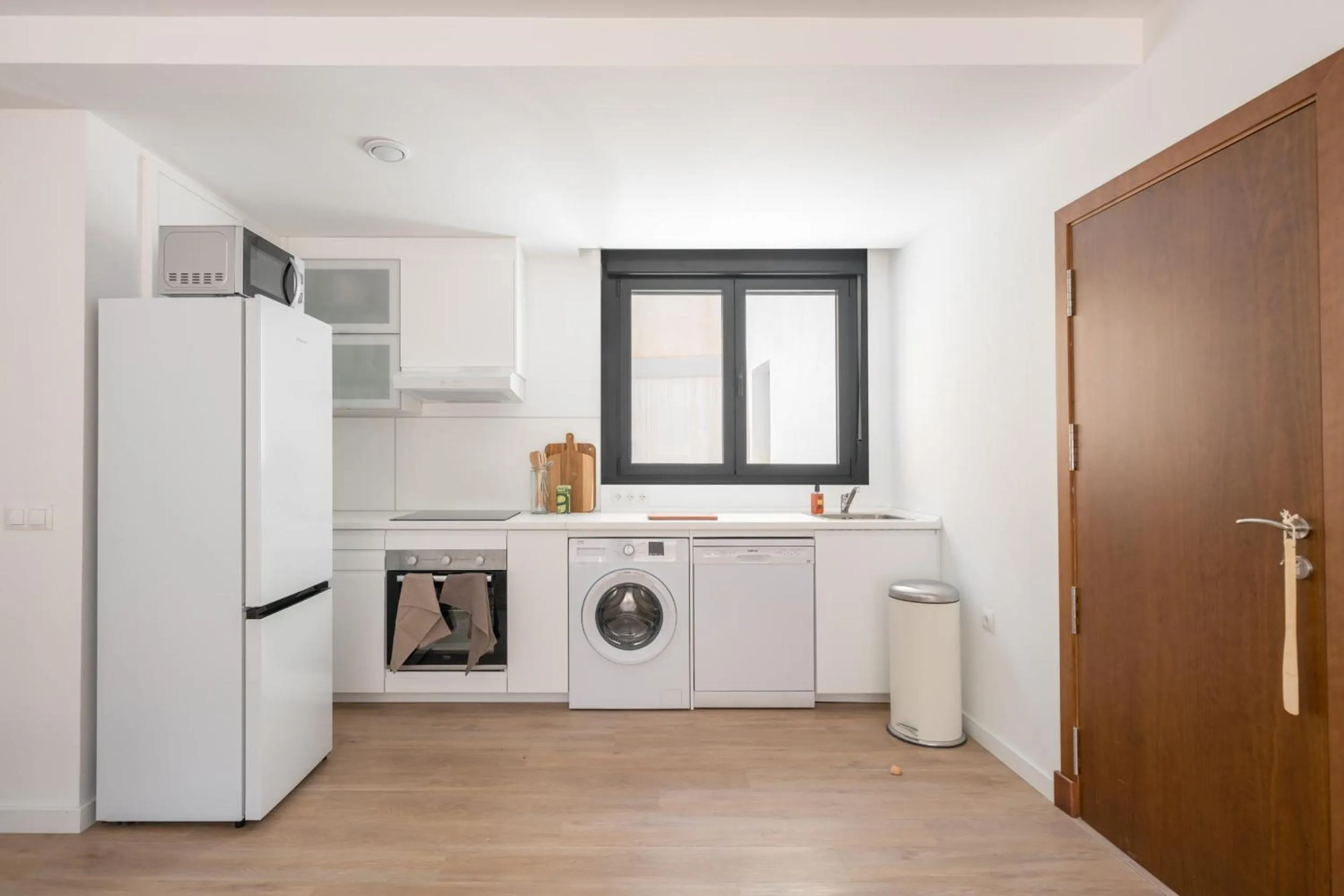Kitchen or kitchenette in Malasaña 13, Nuevo apartamento 2 dormitorios, centro histórico, todos servicios, barrio tranquilo, MS