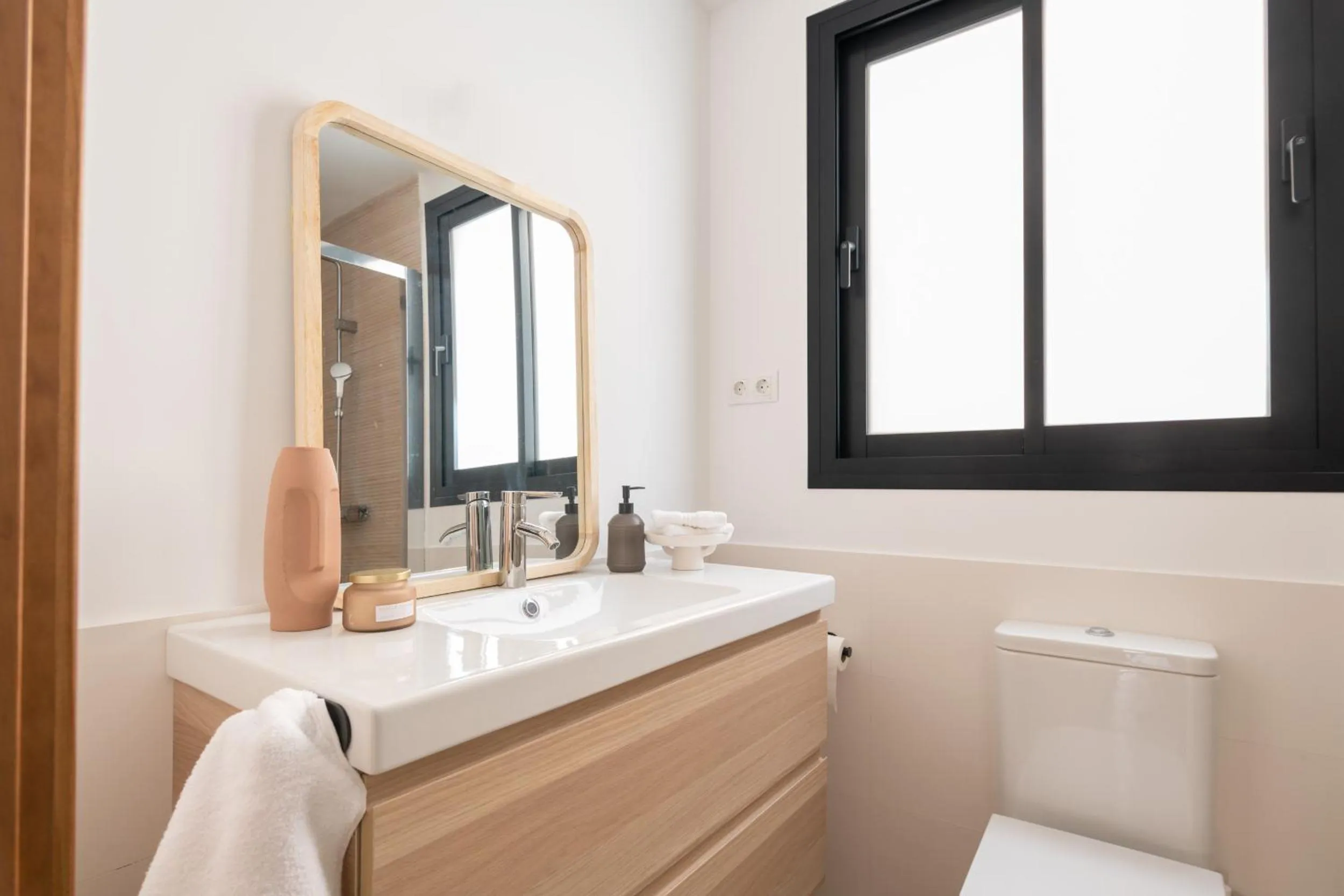 Bathroom in Malasaña 13, Nuevo apartamento 2 dormitorios, centro histórico, todos servicios, barrio tranquilo, MS