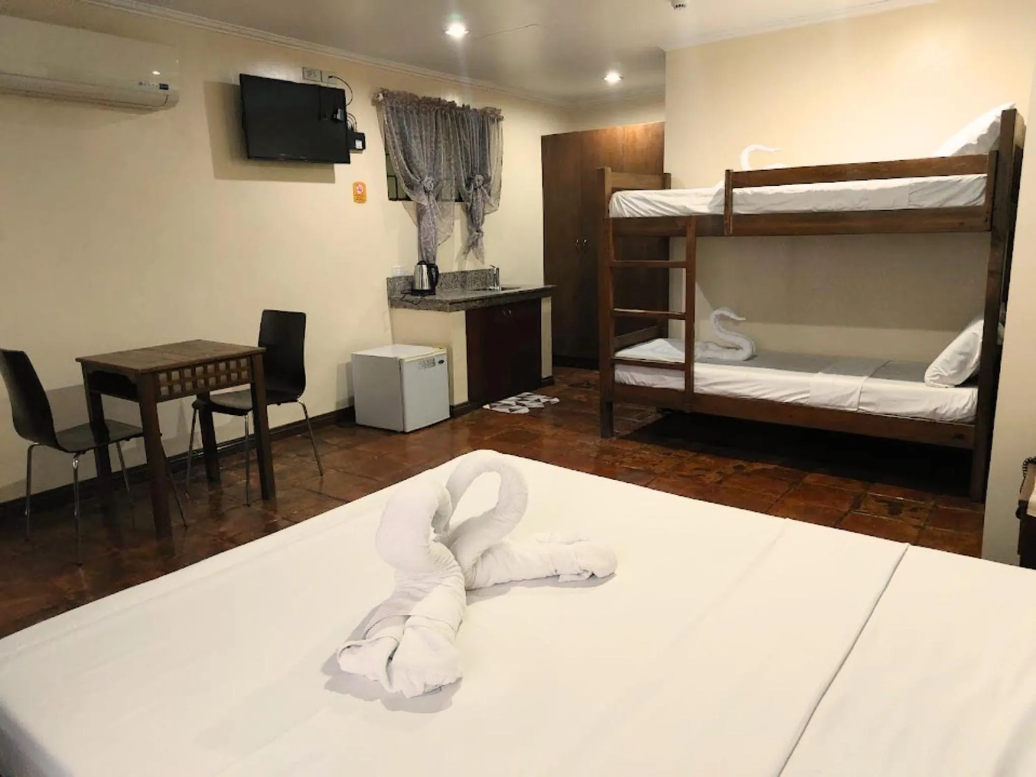 Bed in Makabata Guesthouse & Cafe