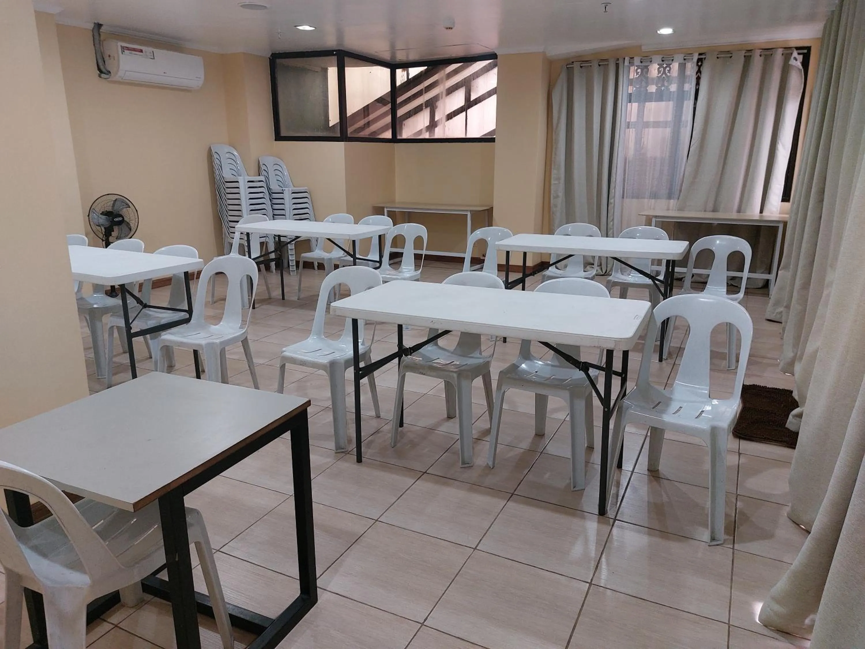 Meeting/conference room in Makabata Guesthouse & Cafe