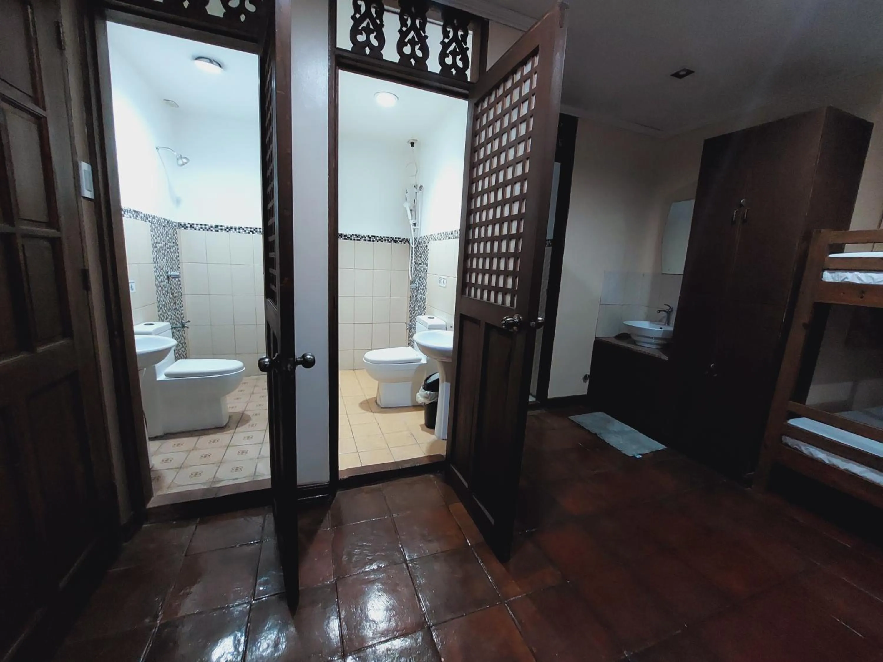 Bathroom in Makabata Guesthouse & Cafe