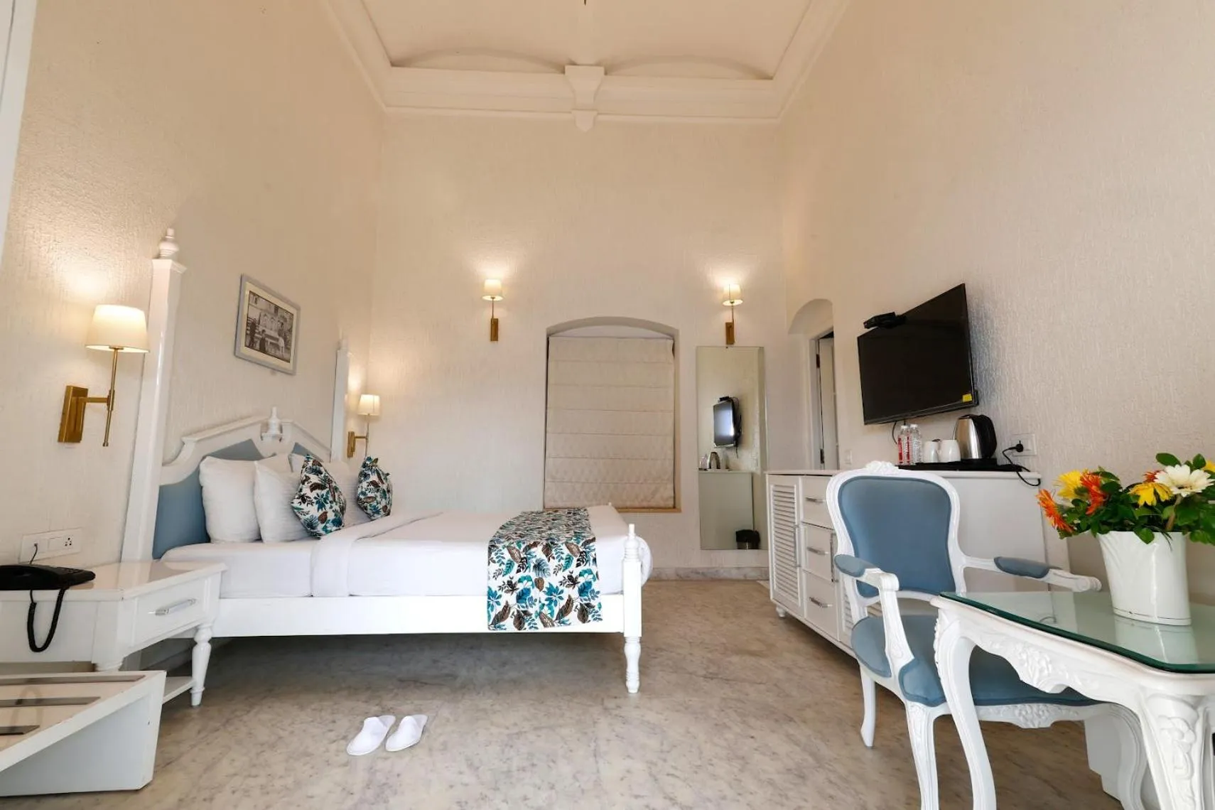 Photo of the whole room in Saroja Heritage, Varanasi