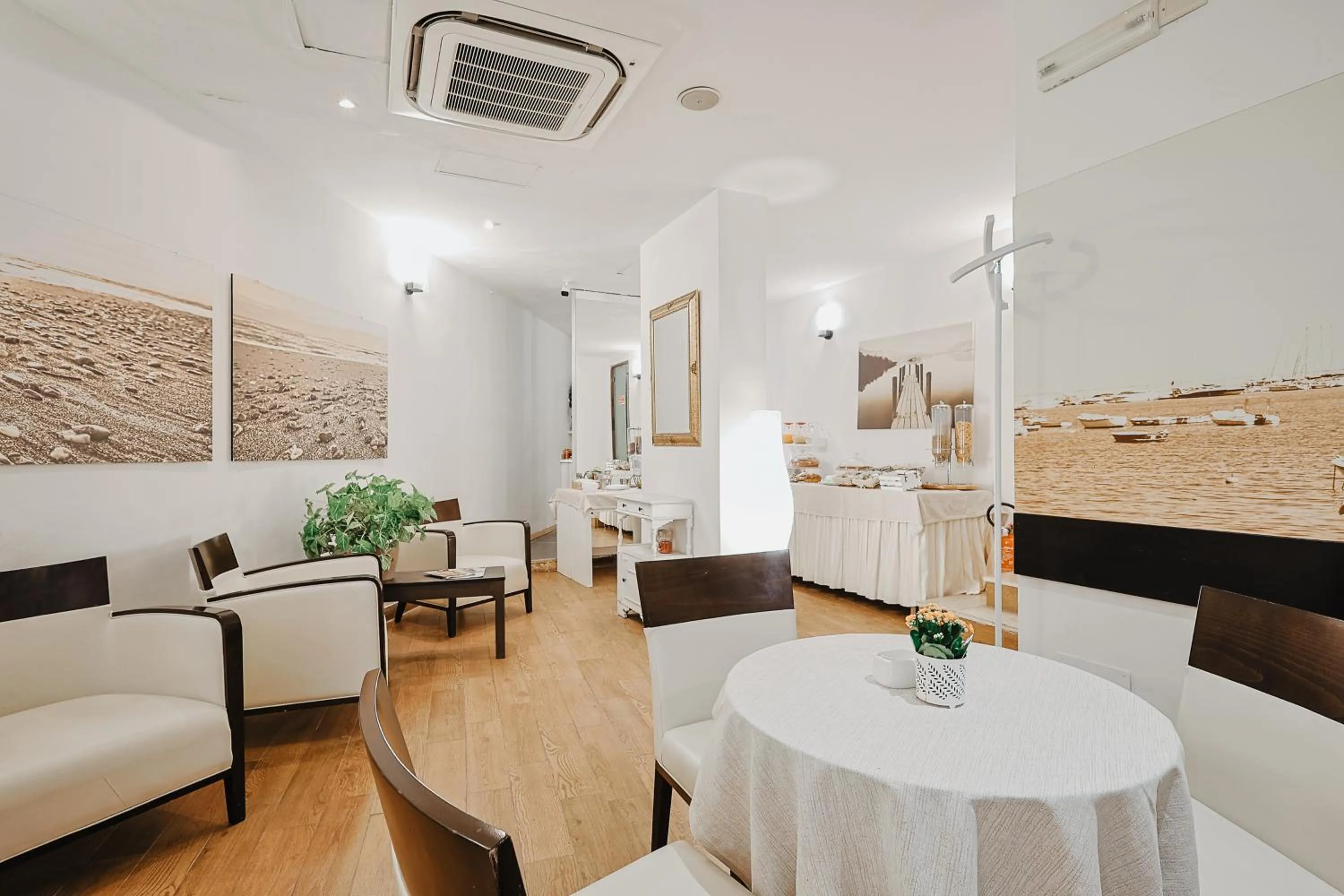 air conditioner in Bi Hotel