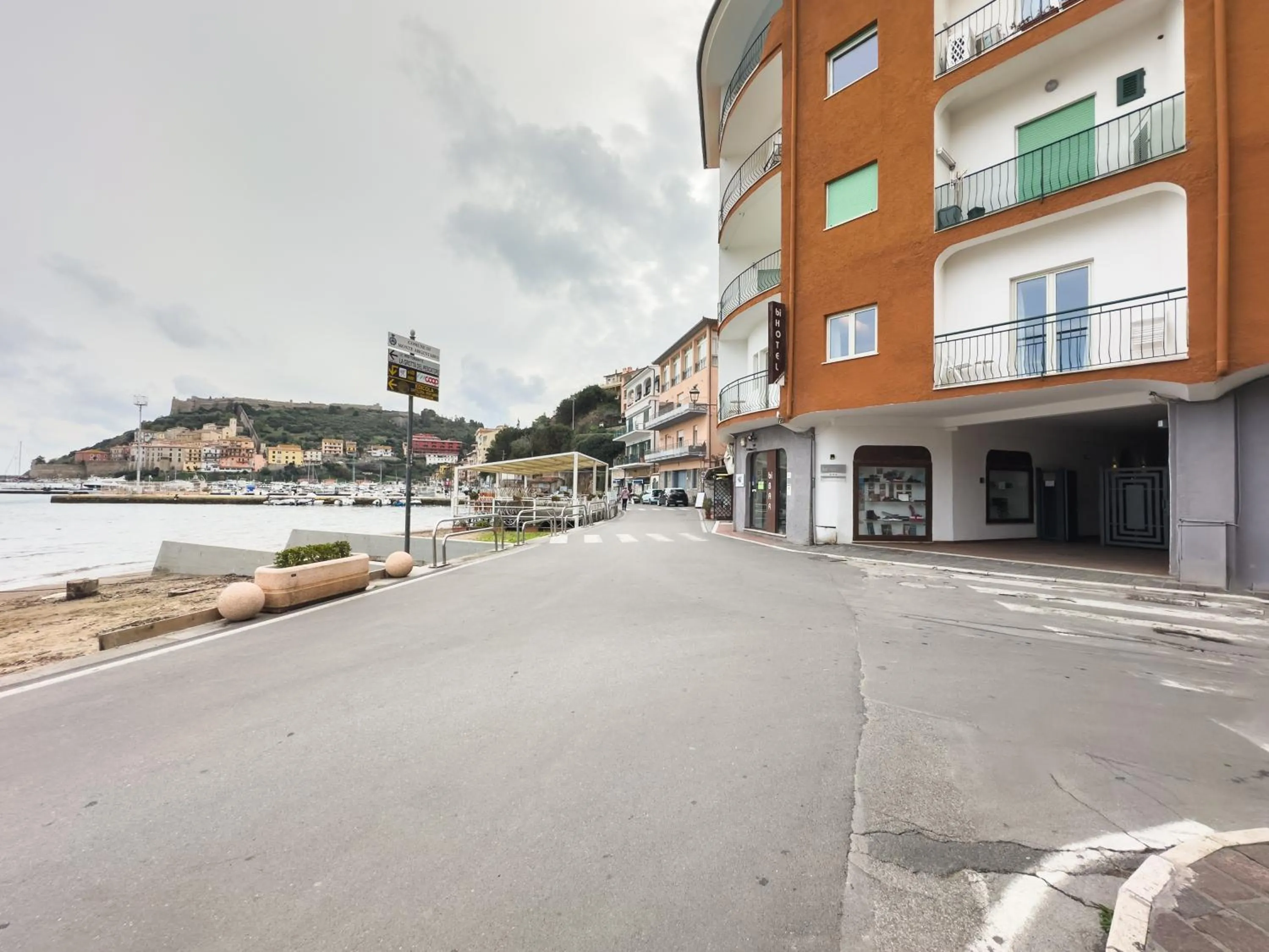 Property building in Bi Hotel