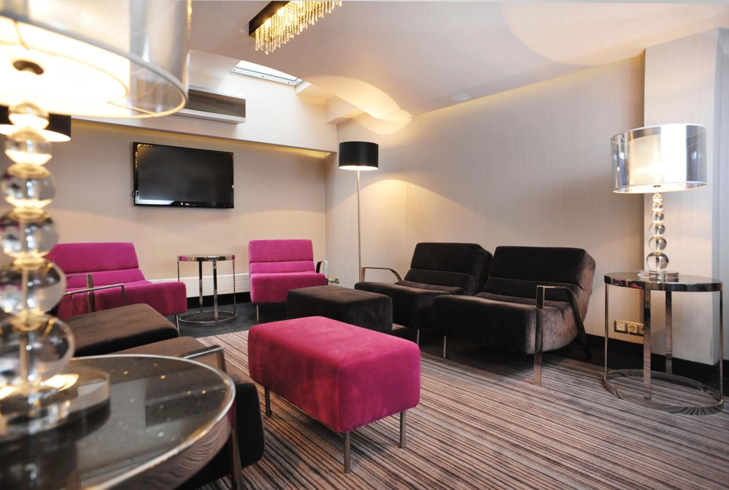 TV and multimedia in Hotel 3 Trio