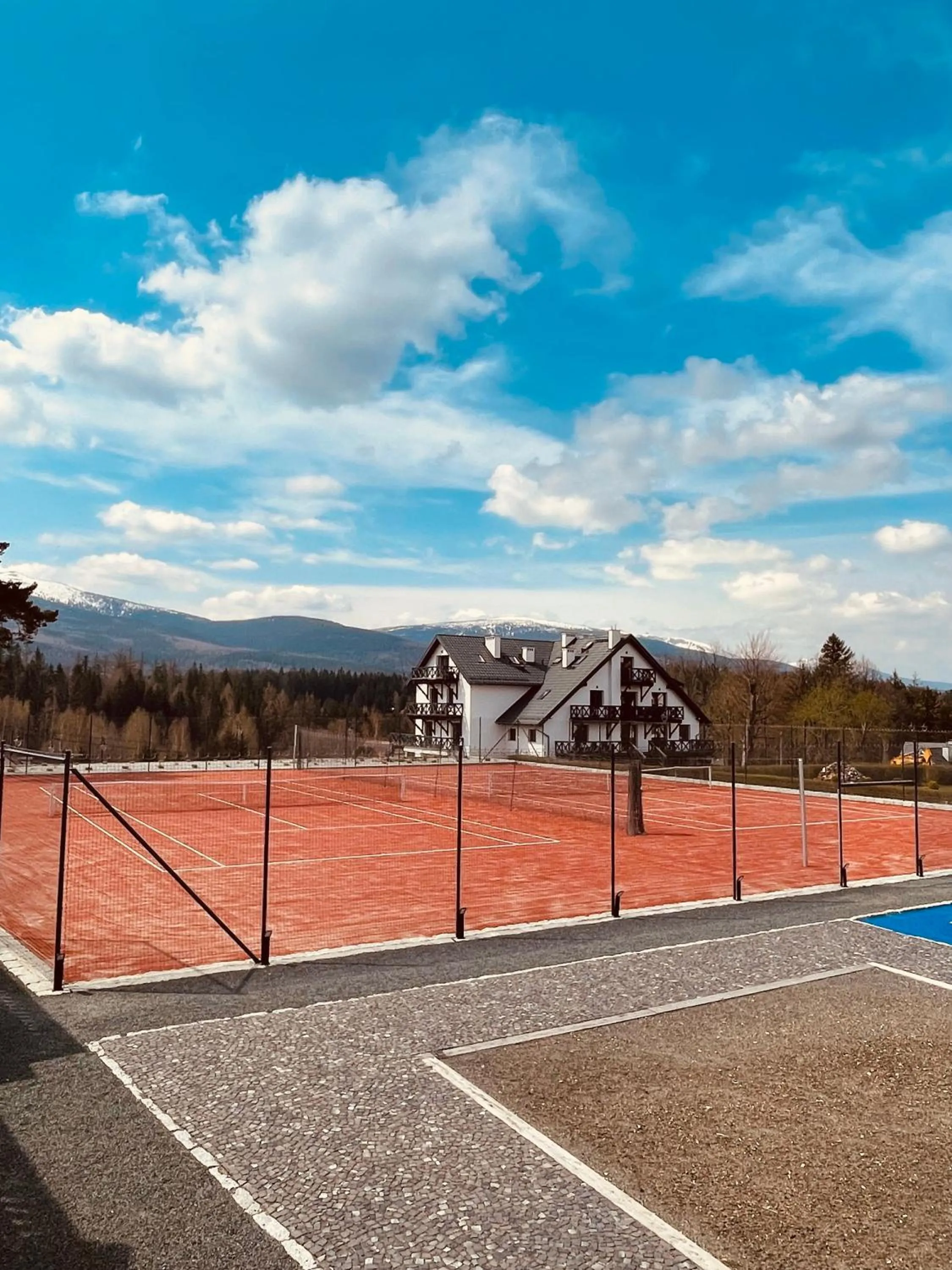 Tennis court in Kazalnica Family&Conference Resort