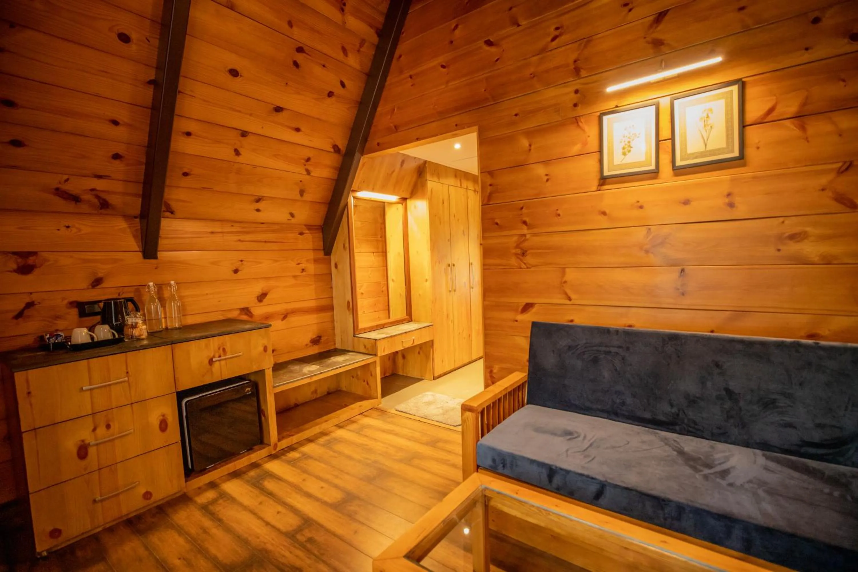 Living room in The Pear Orchard By Countryside