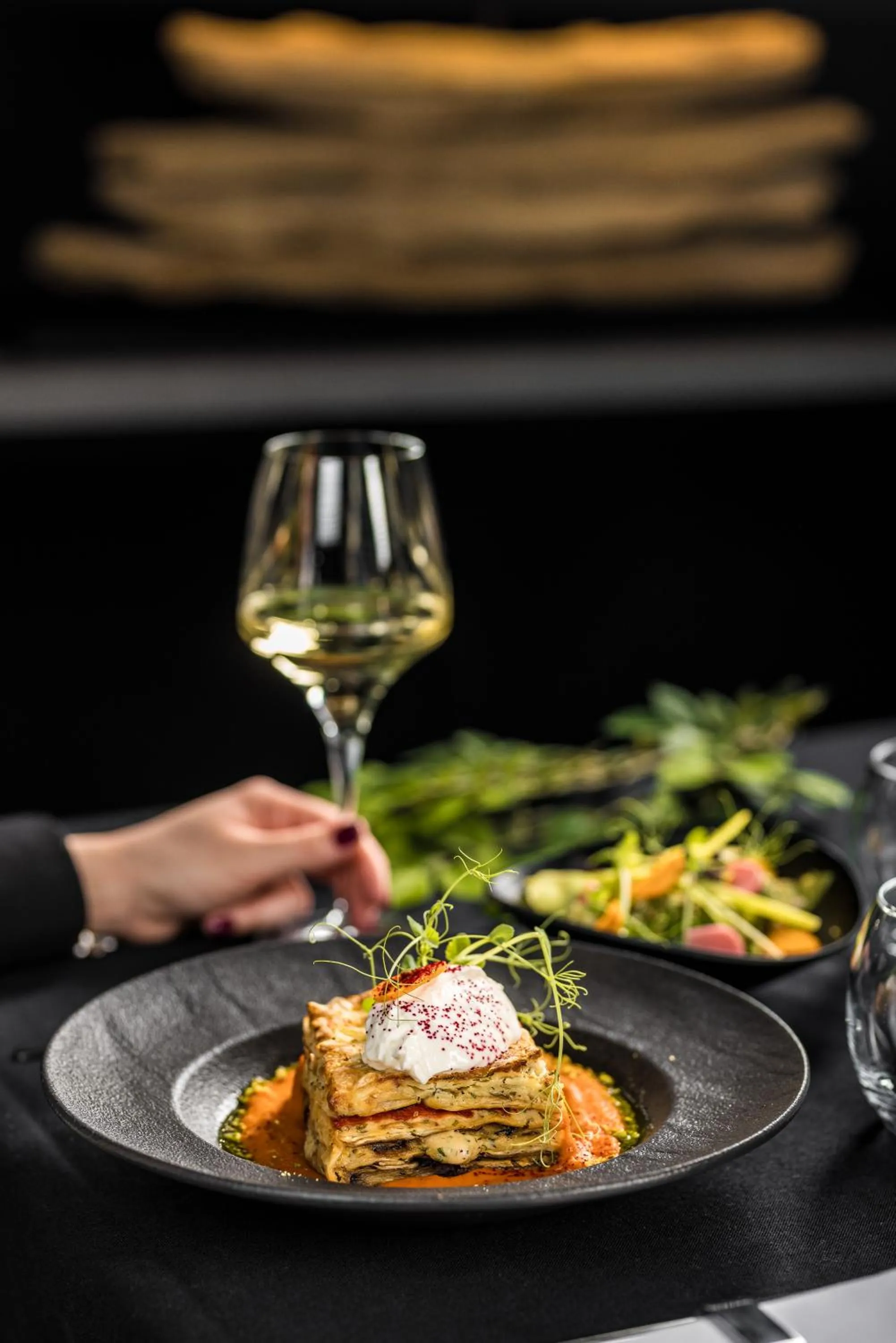 Food and drinks in B THE HOTEL