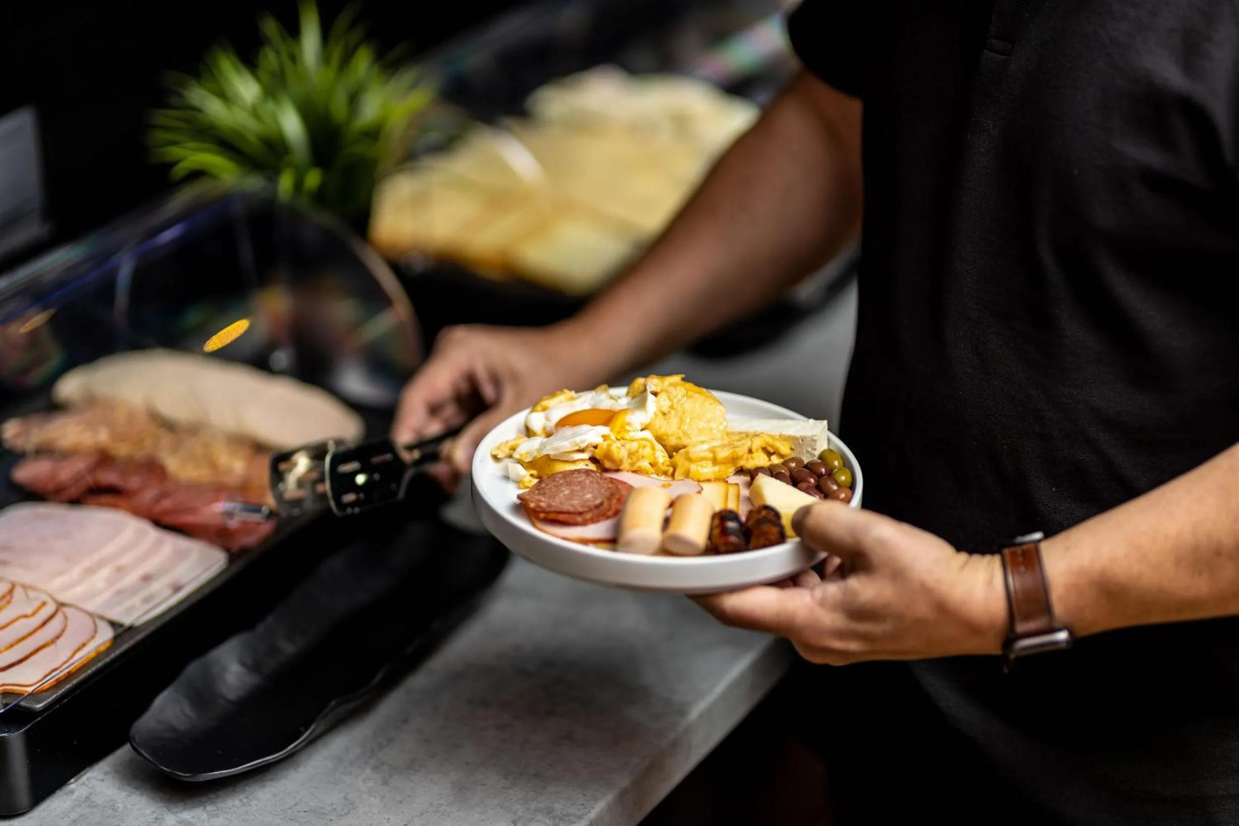 Food and drinks in B THE HOTEL