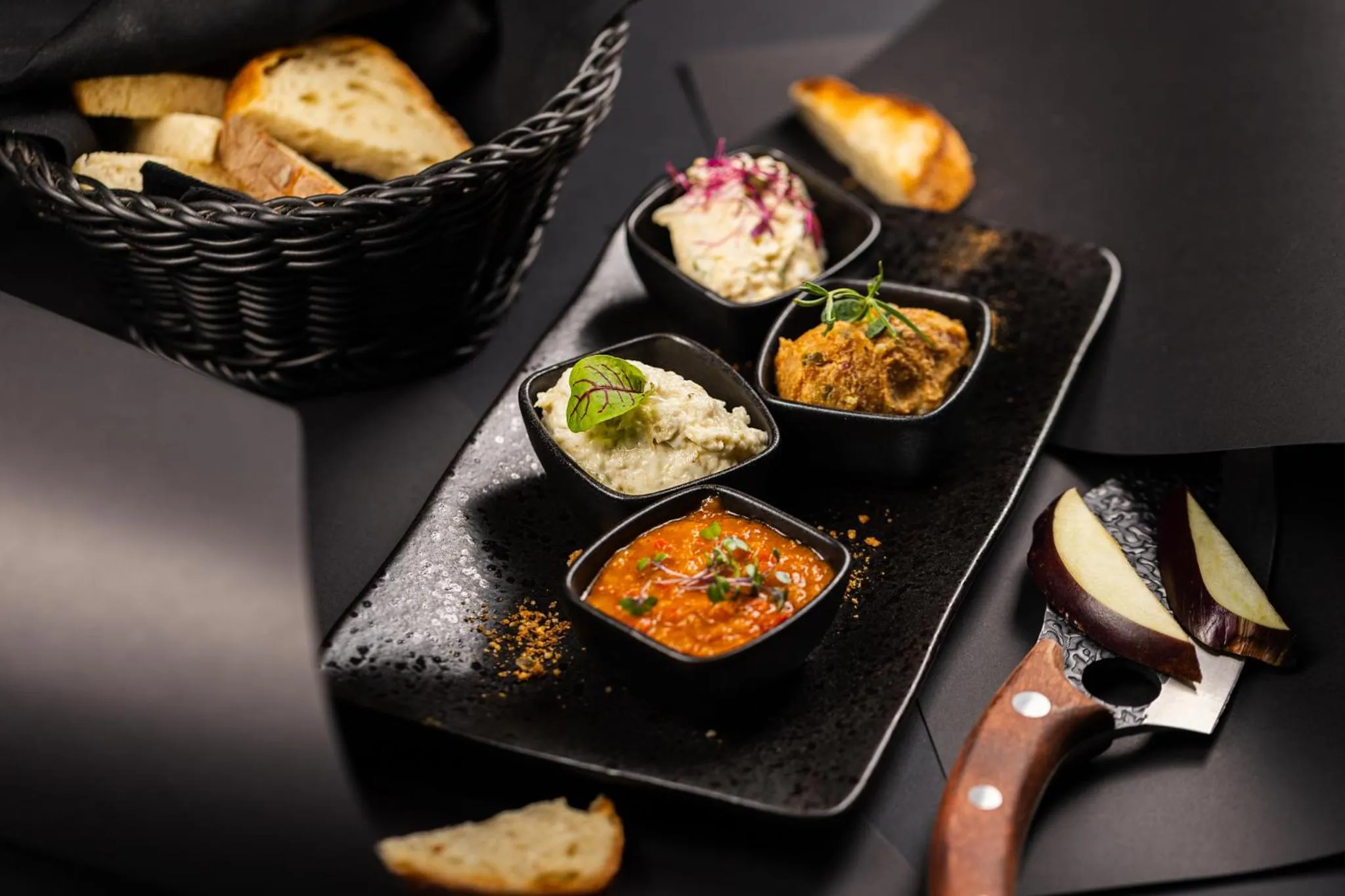 Restaurant/places to eat in B THE HOTEL