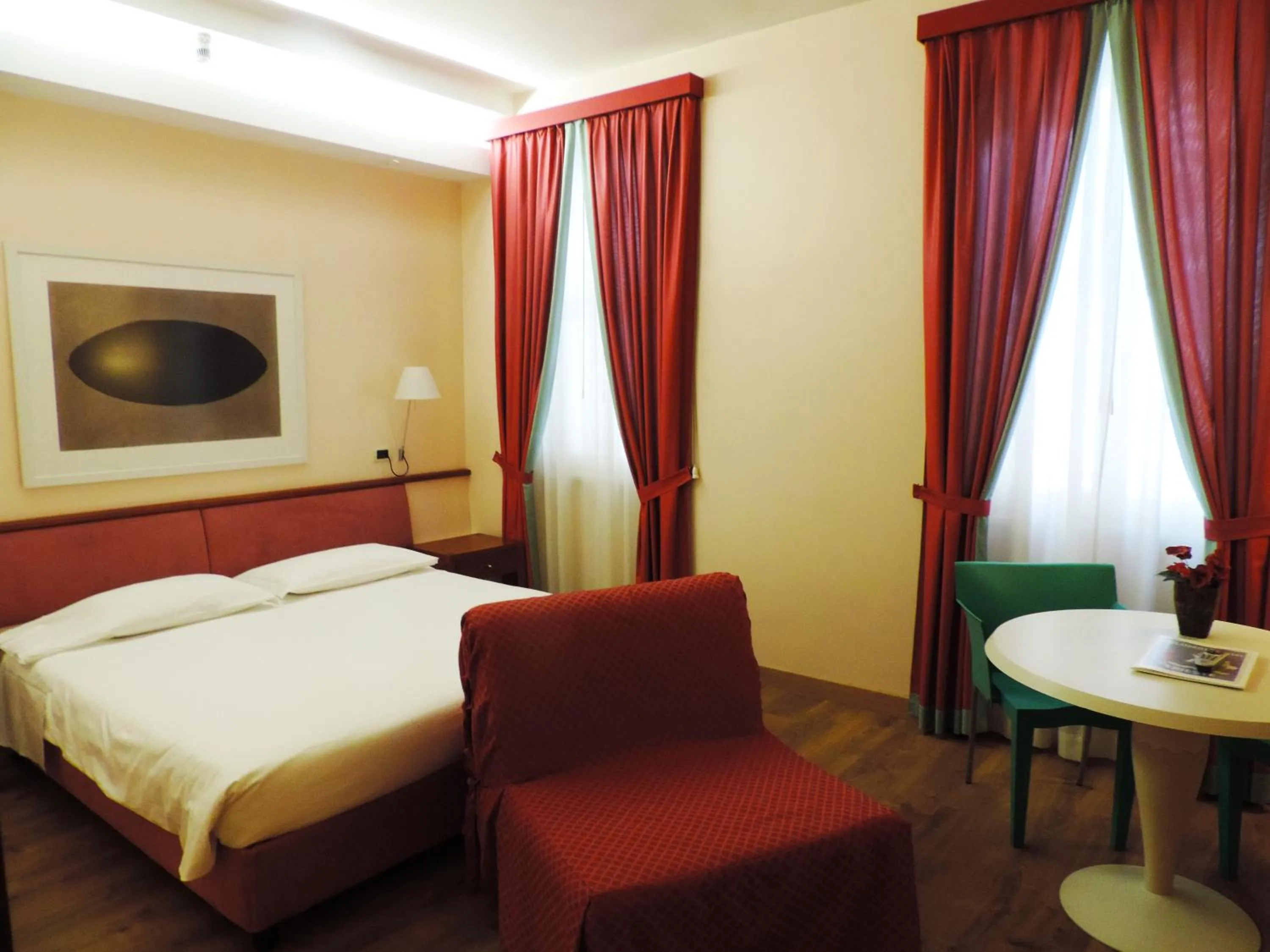 Photo of the whole room, Bed in Hotel Colombia