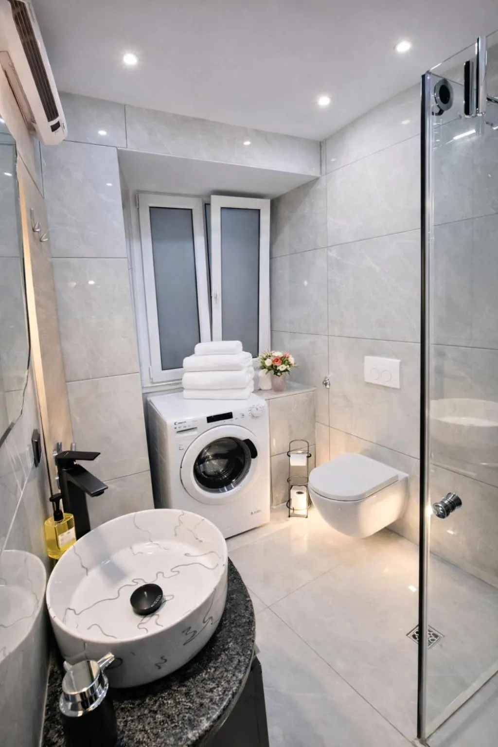 Toilet in Apartman Julija 2