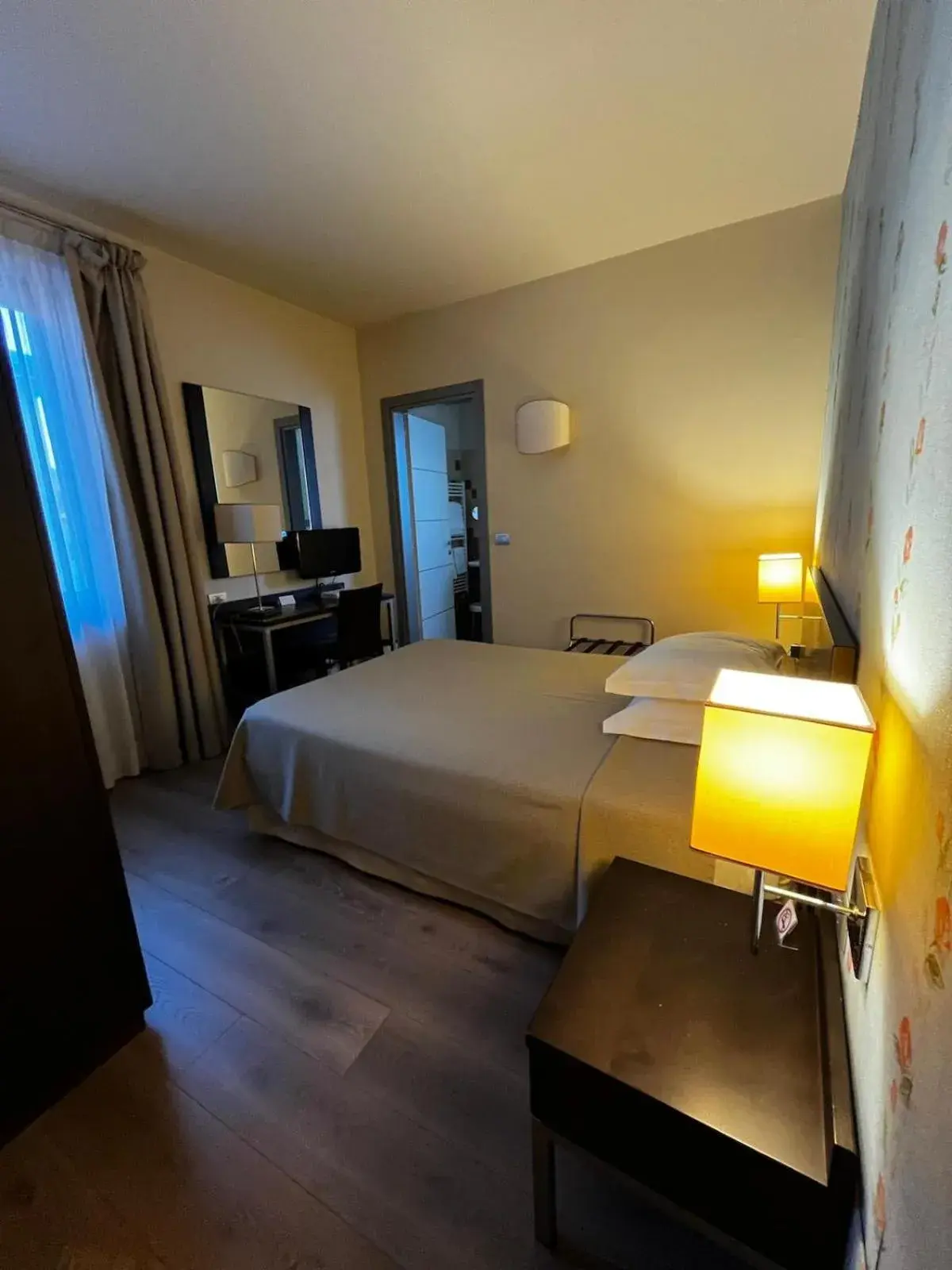 Small Double Room - single occupancy in Hotel Fortyfive Small Double Room - single occupancy in Hotel Fortyfive