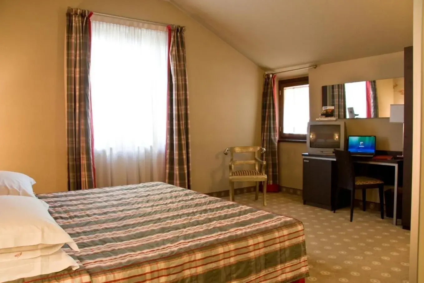 Superior King Room - single occupancy in Hotel Fortyfive Superior King Room - single occupancy in Hotel Fortyfive