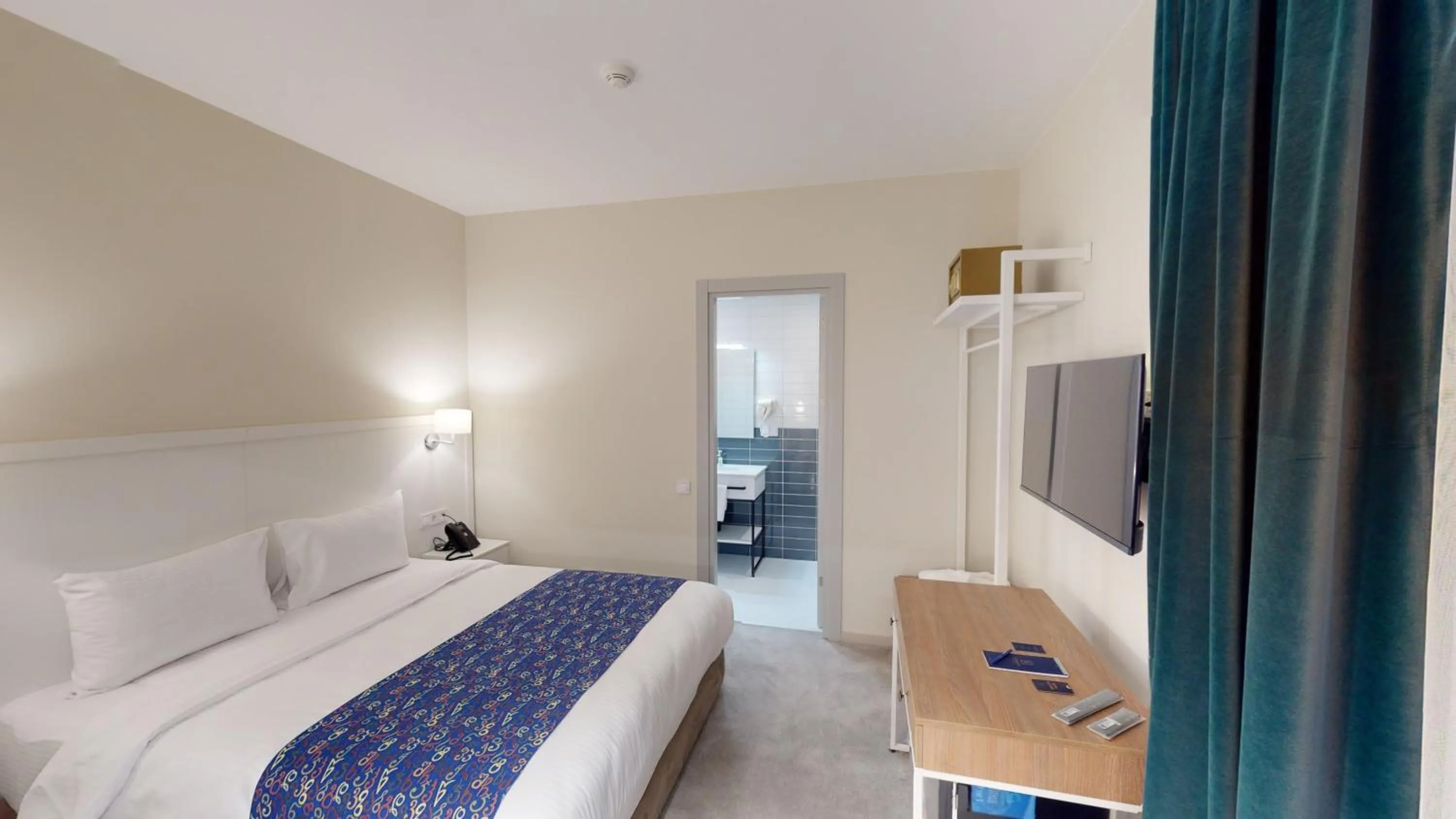 Photo of the whole room, Bed in EPIGRAPH Design Hotel