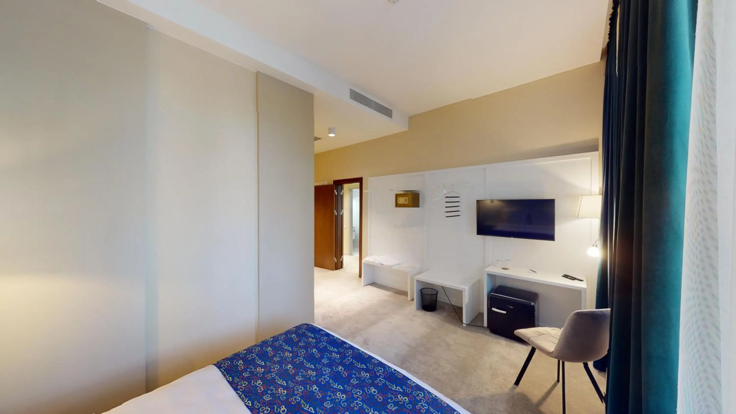 Photo of the whole room, Bed in EPIGRAPH Design Hotel