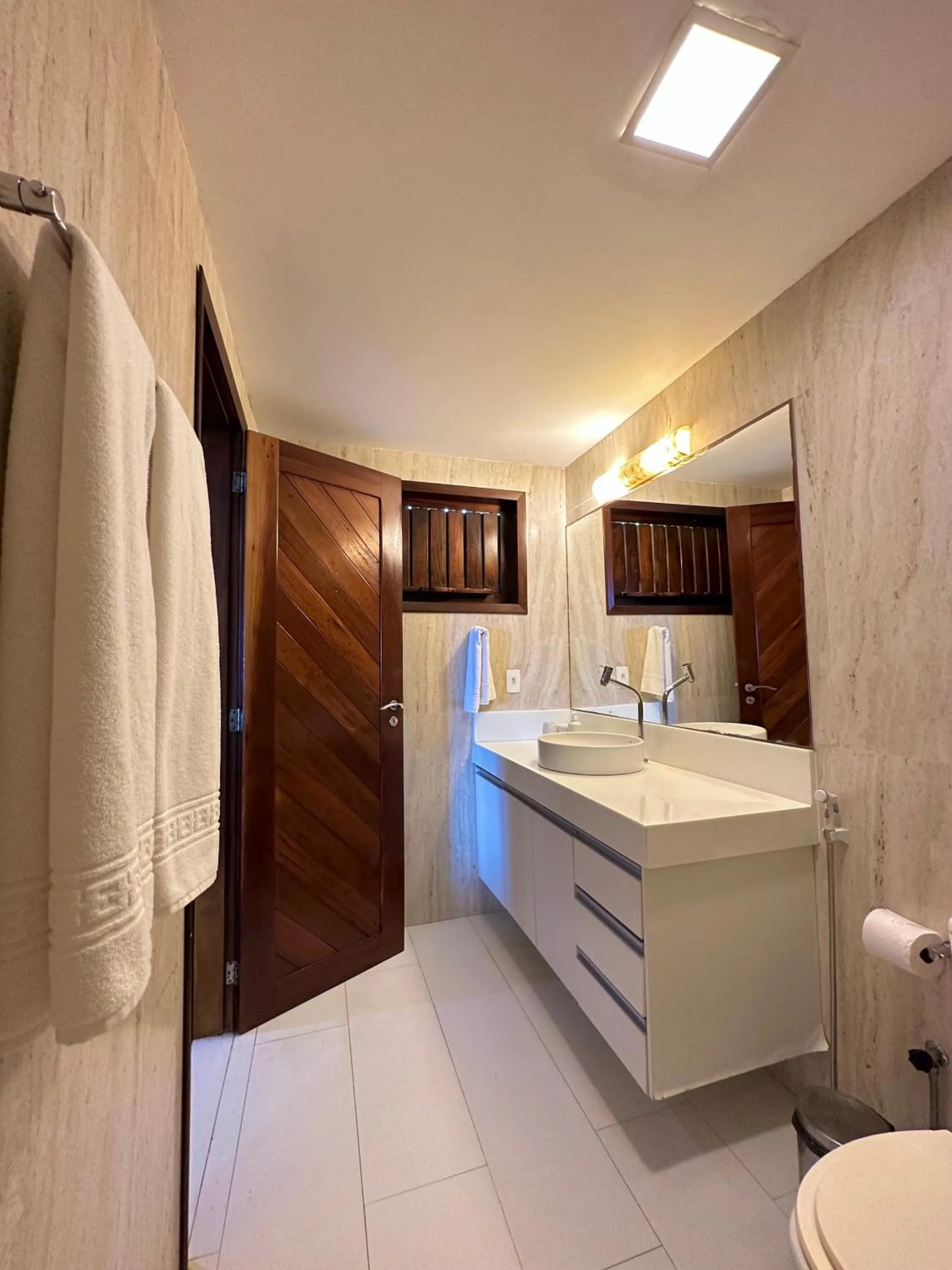 Toilet in Villa Mango