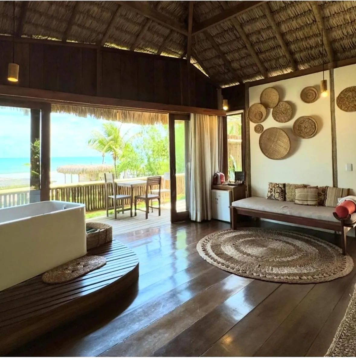 Photo of the whole room in Villa Mango