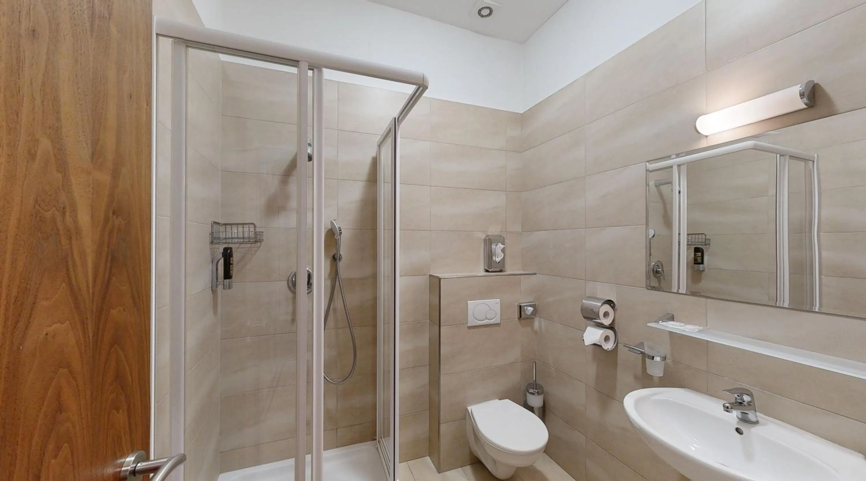 Bathroom in Klaudia's Hotel & Restaurant at Golf Resort, Bač Šamorín