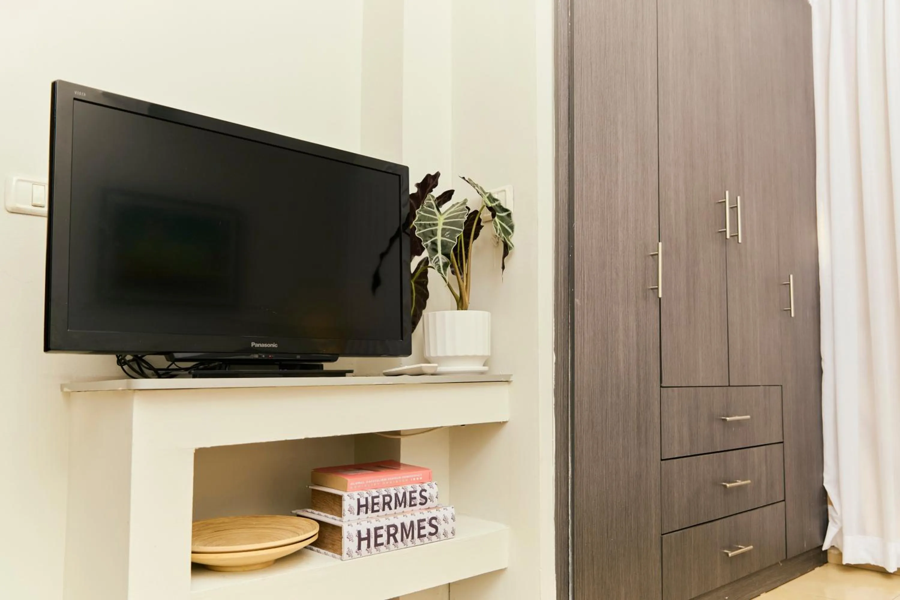 TV and multimedia in H7 TLV