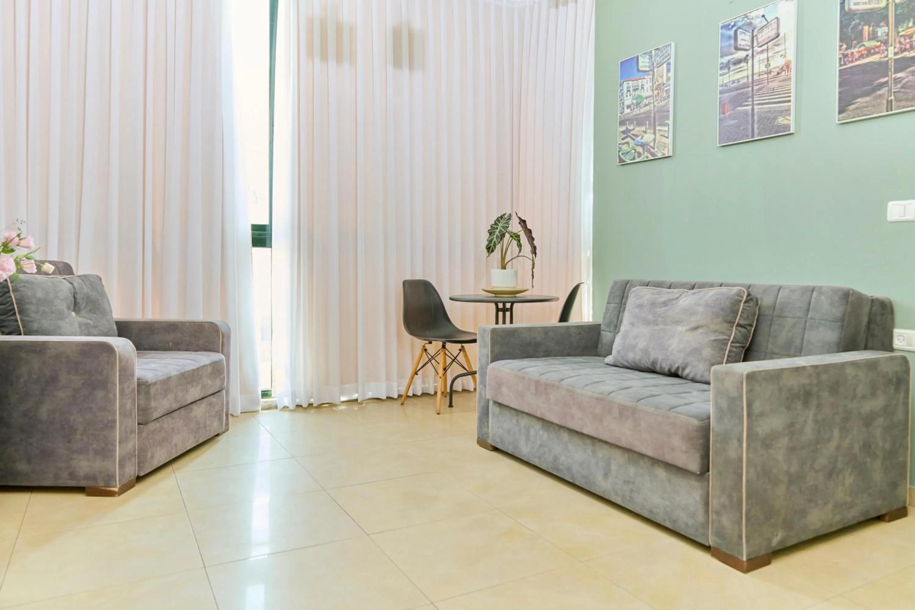 Living room in H7 TLV