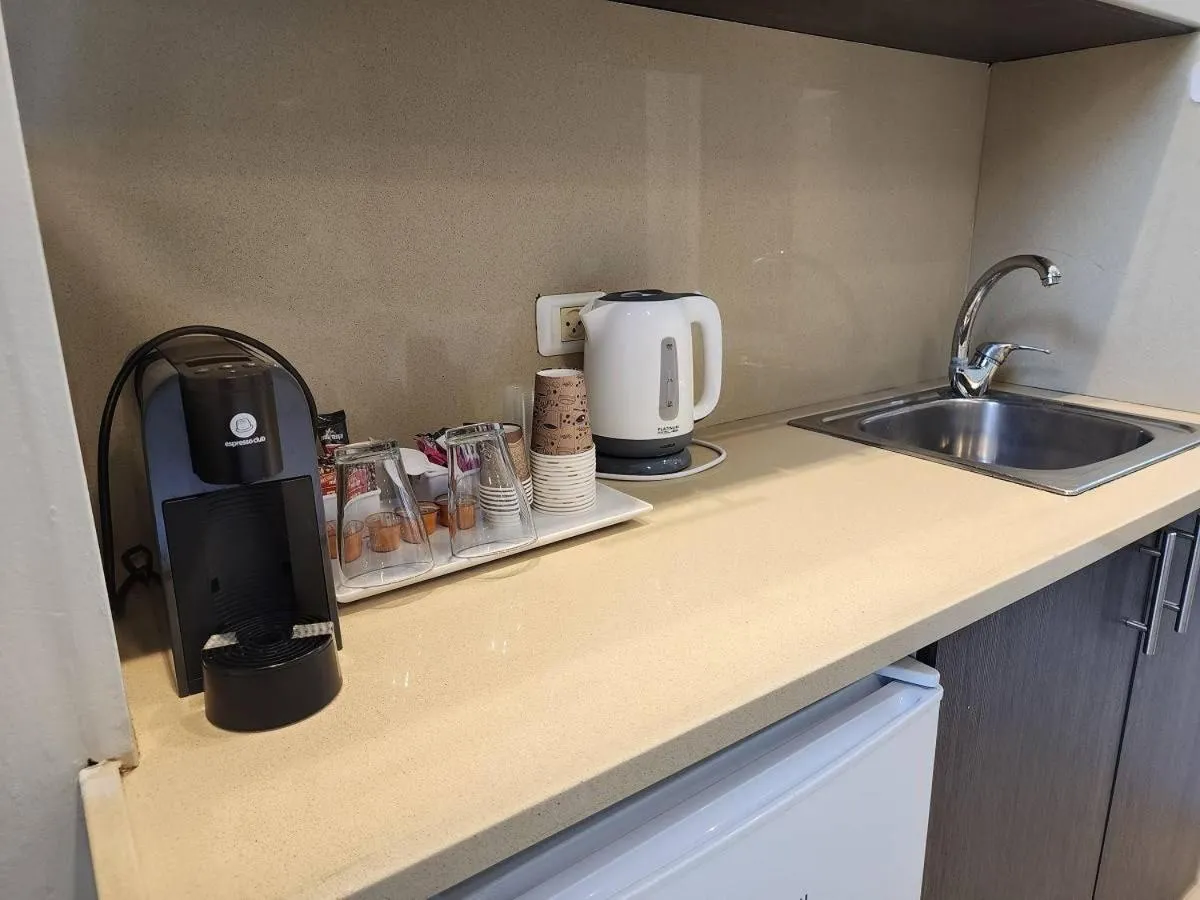 Family Two-Bedroom With Balcony in H7 TLV