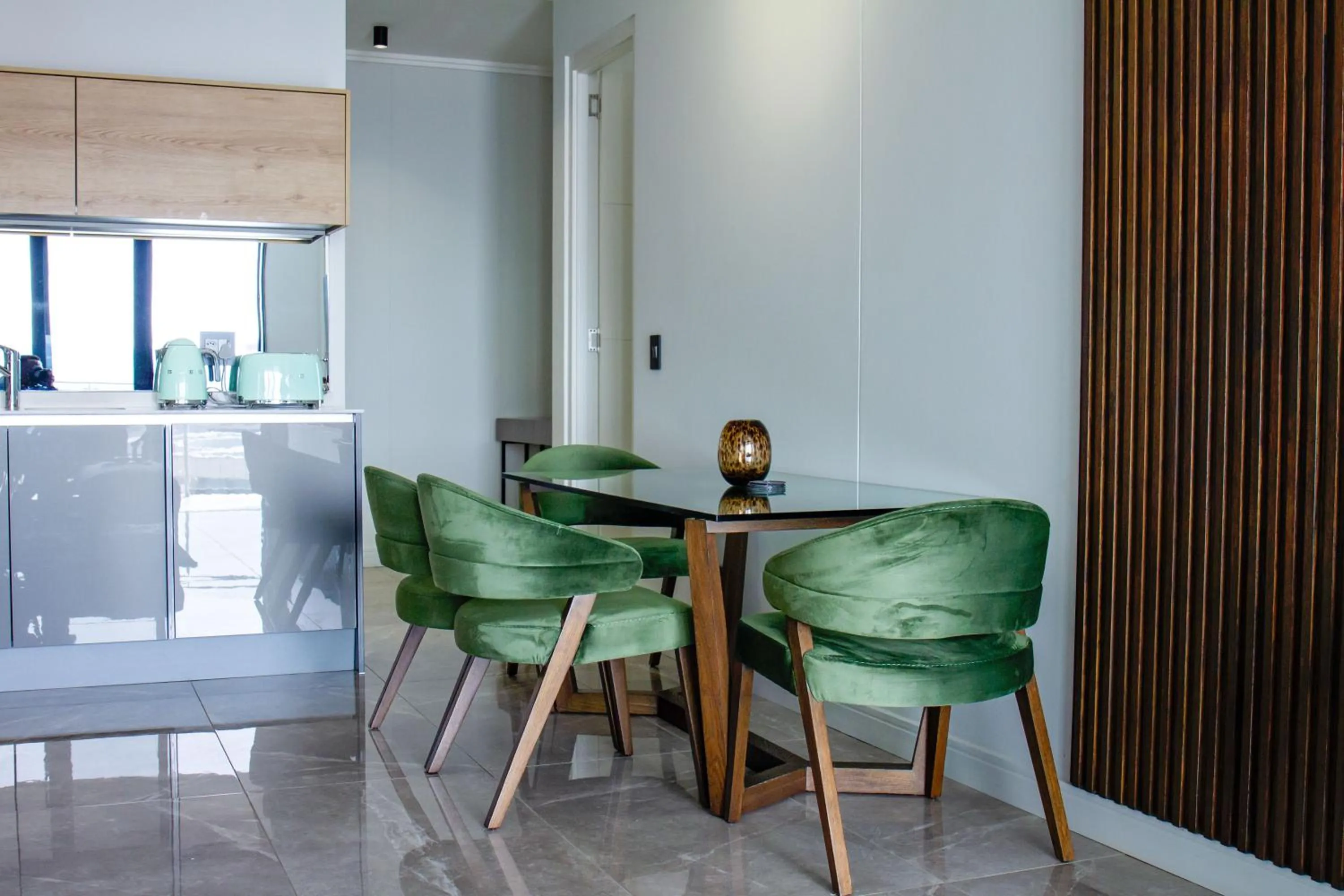 Executive Apartment at Ellipse Waterfall