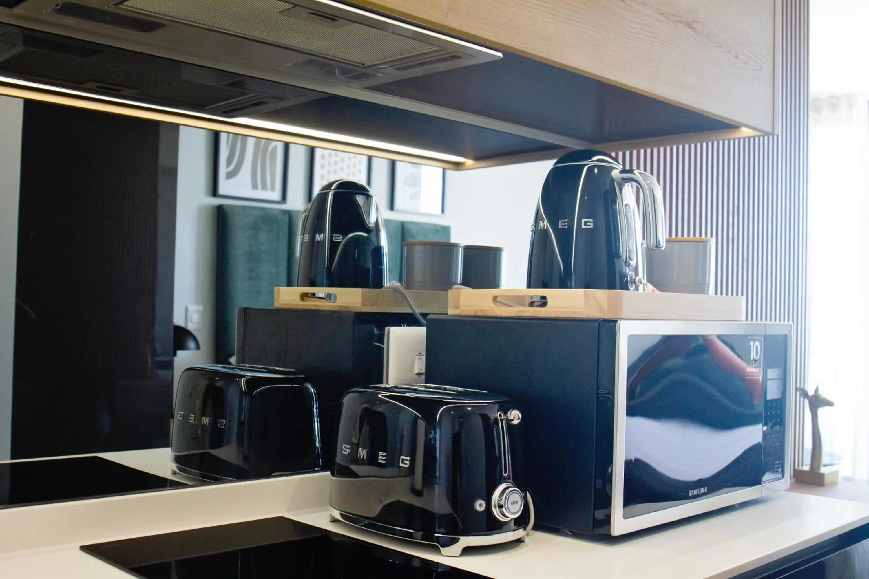 Coffee/tea facilities in Executive Apartment at Ellipse Waterfall