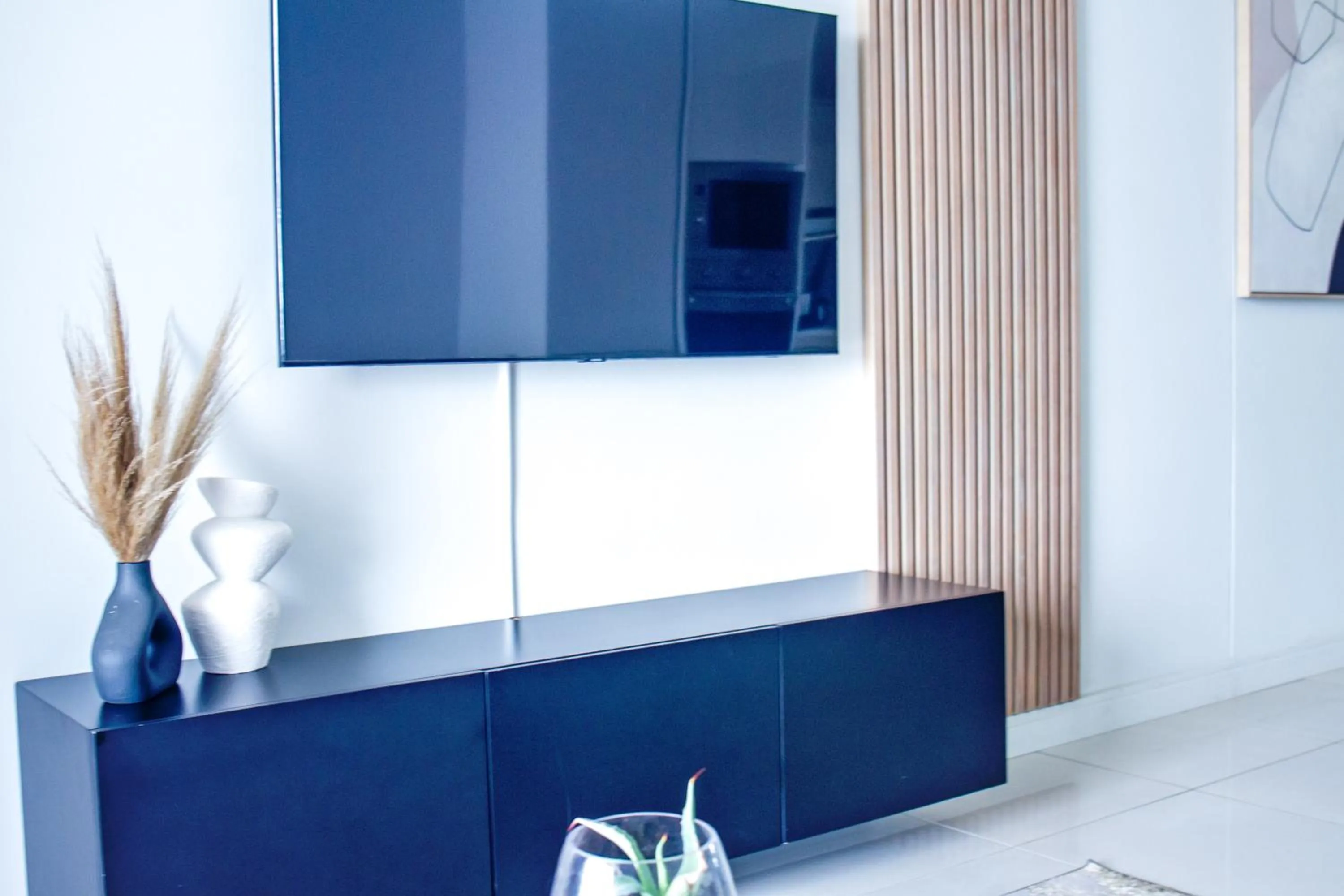 TV and multimedia in Executive Apartment at Ellipse Waterfall