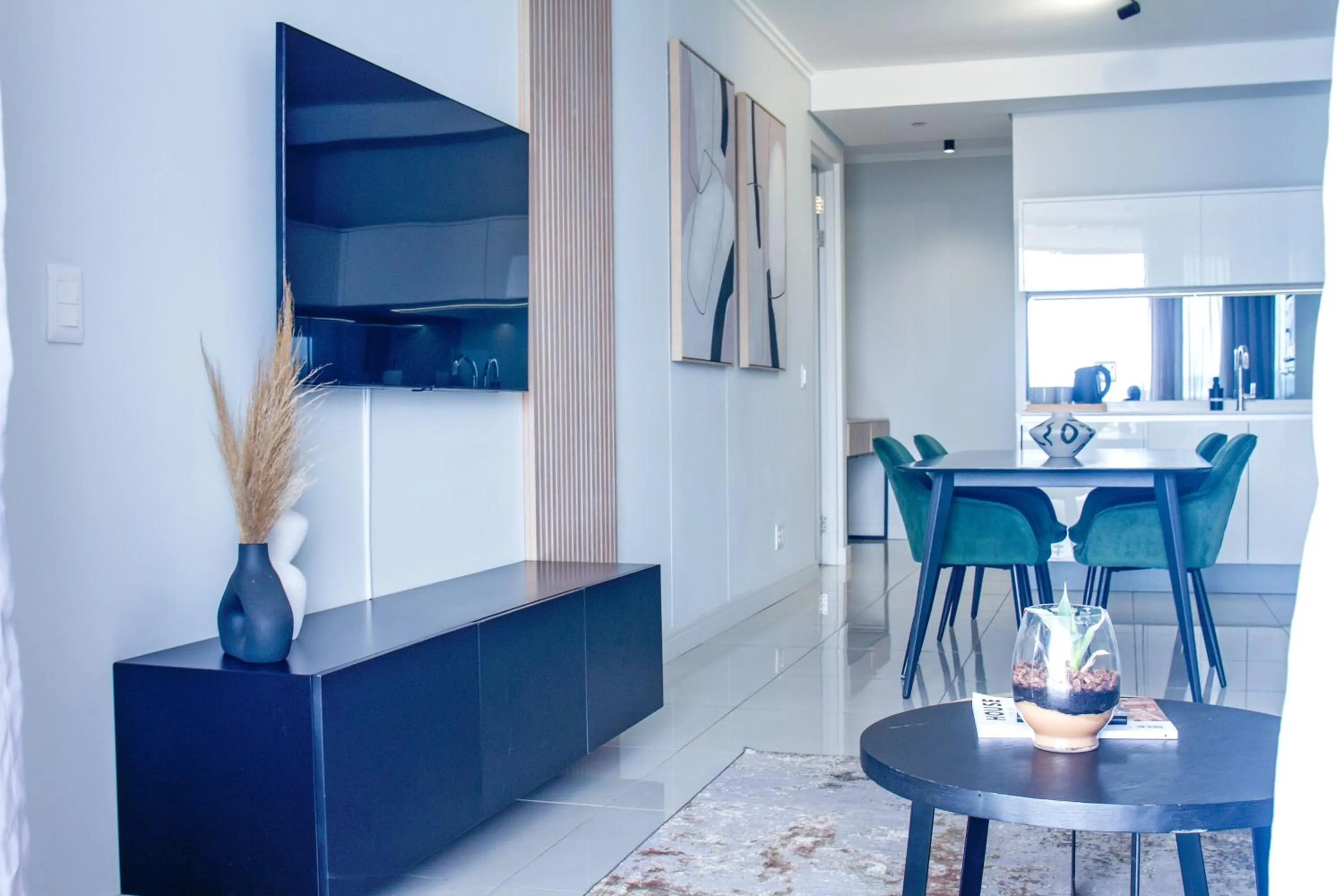 TV and multimedia in Executive Apartment at Ellipse Waterfall