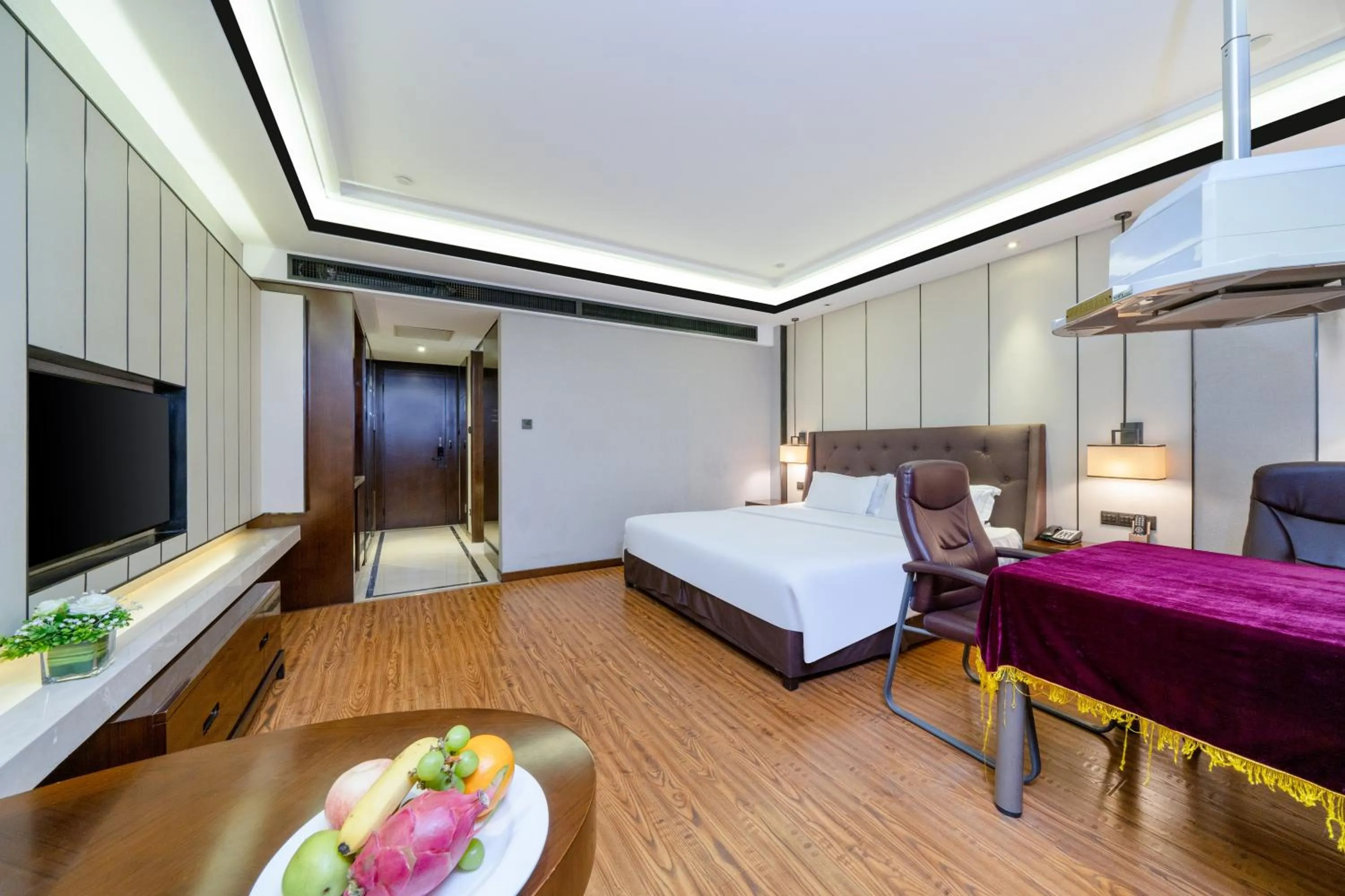 Bed in ME Yinhe International Hotel