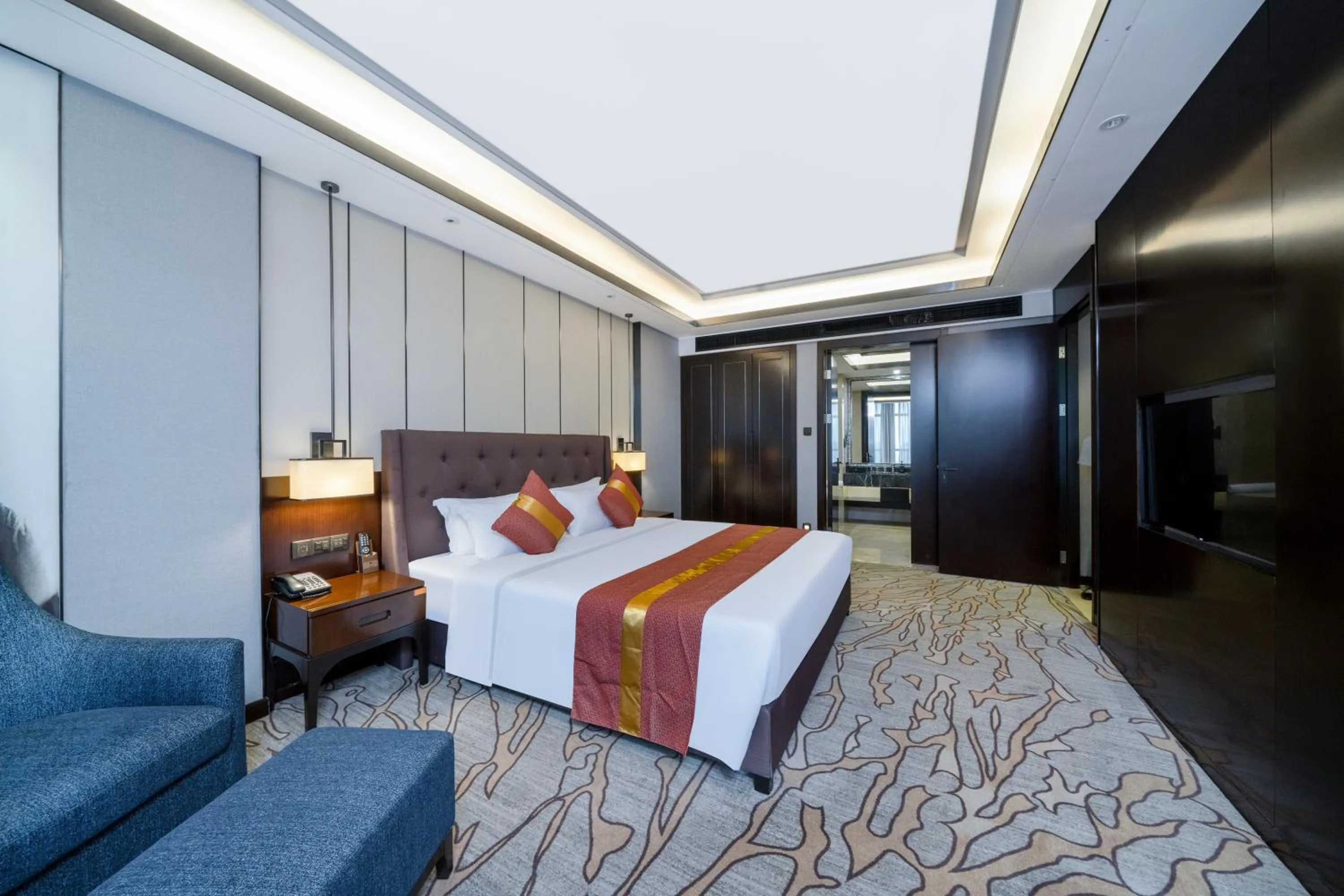 Bed in ME Yinhe International Hotel