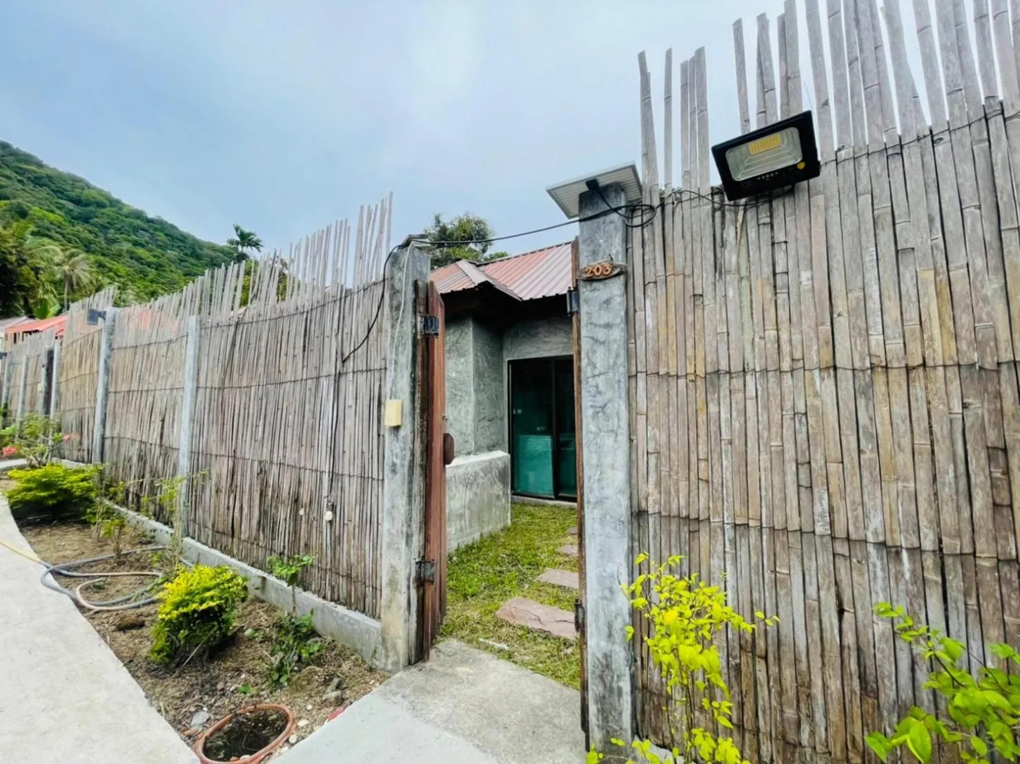 Facade/entrance in The Sea Resort Haad Rin