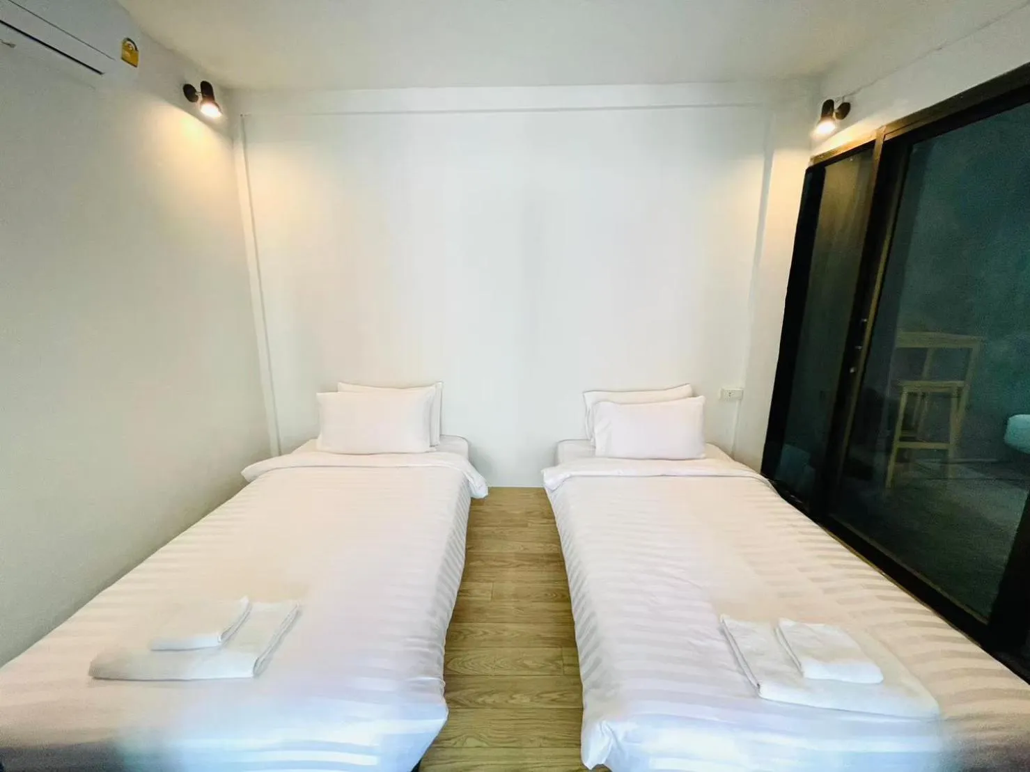 Bed in The Sea Resort Haad Rin