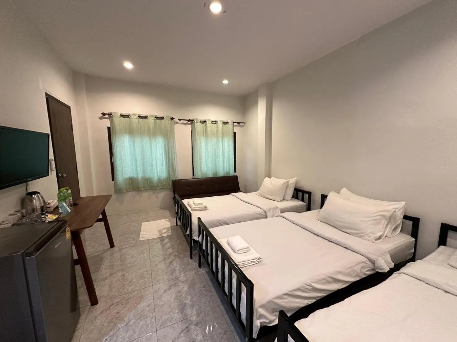 Bed in The Sea Resort Haad Rin